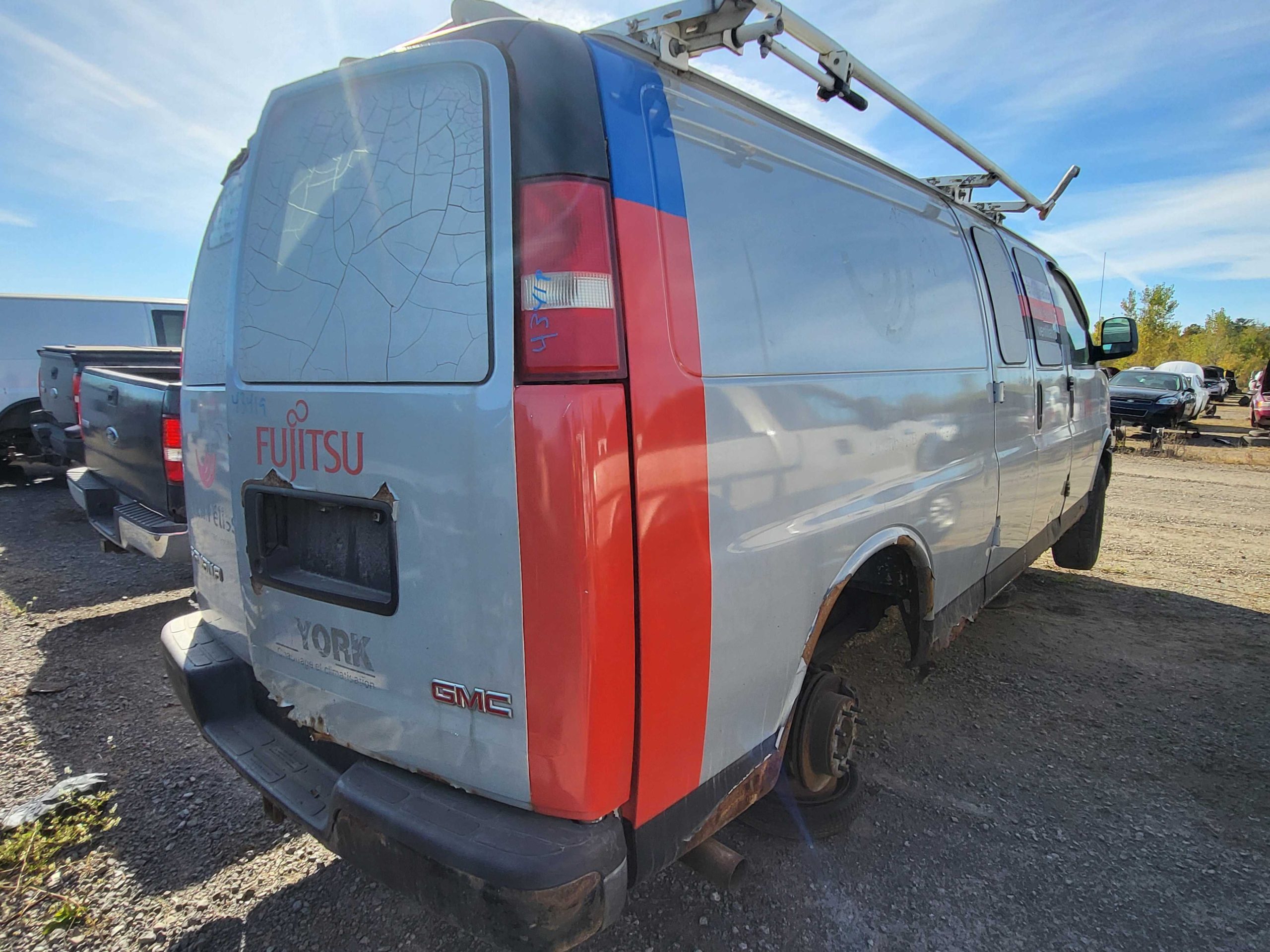 GMC SAVANA CARGO 2011