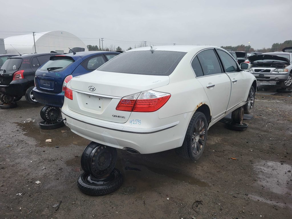 HYUNDAI GENESIS 2010