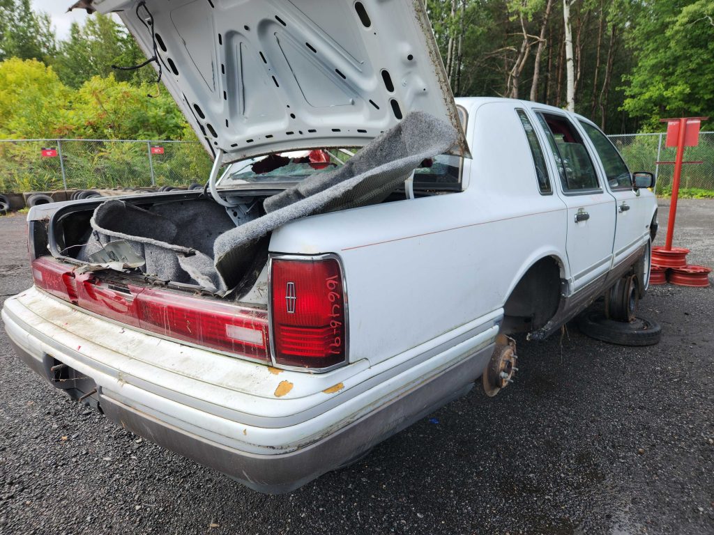 LINCOLN TOWN CAR 1991