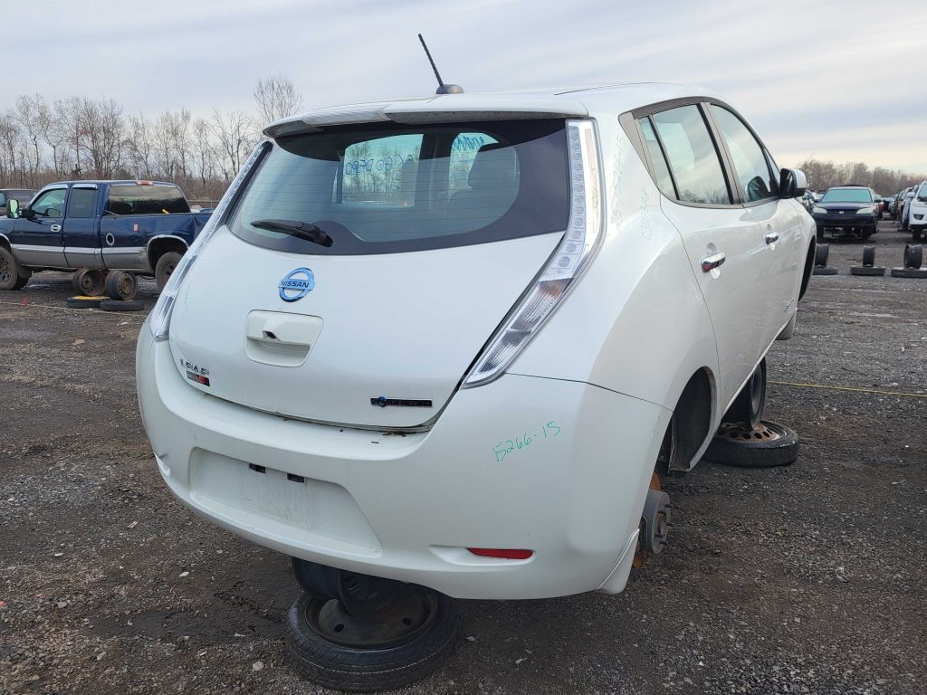 NISSAN LEAF 2015