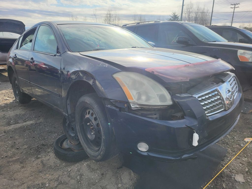 NISSAN MAXIMA 2004