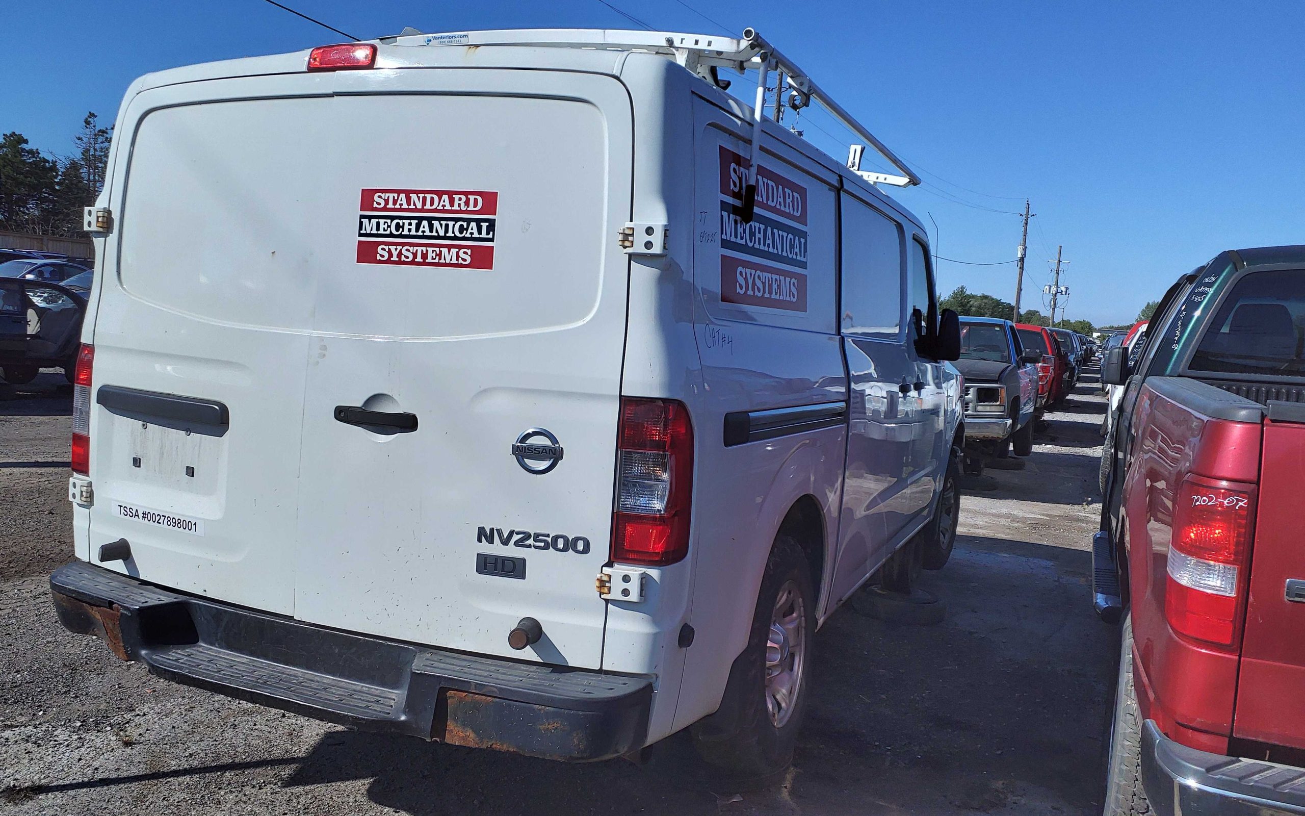 NISSAN NV 2014