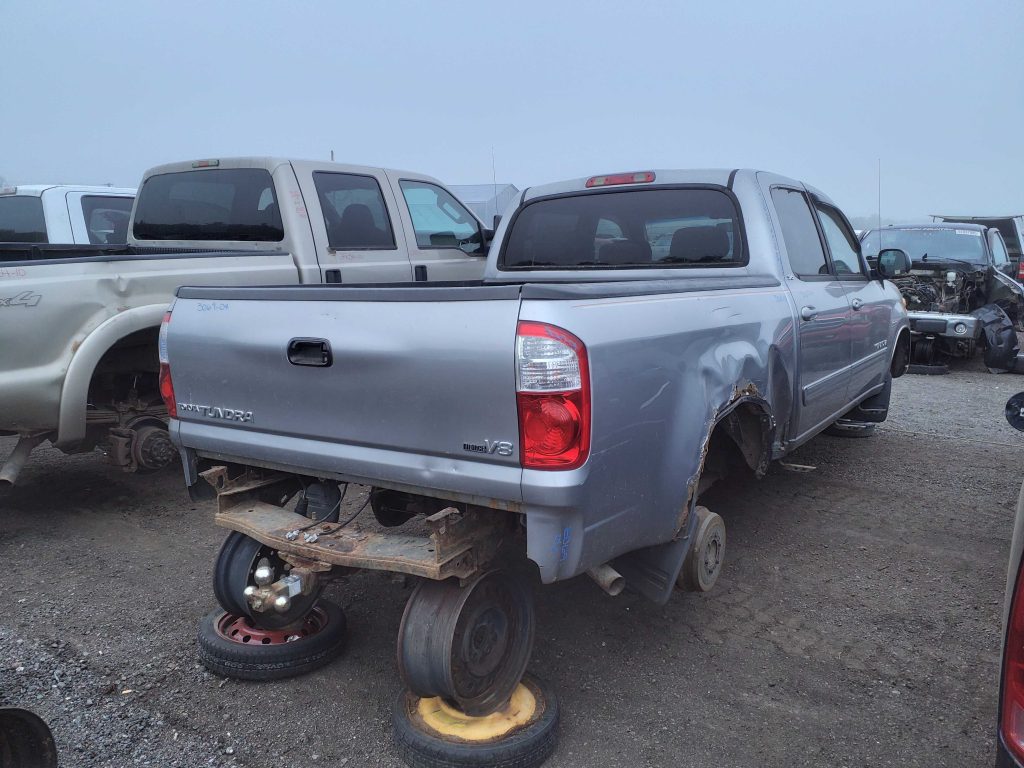 TOYOTA TUNDRA 2004
