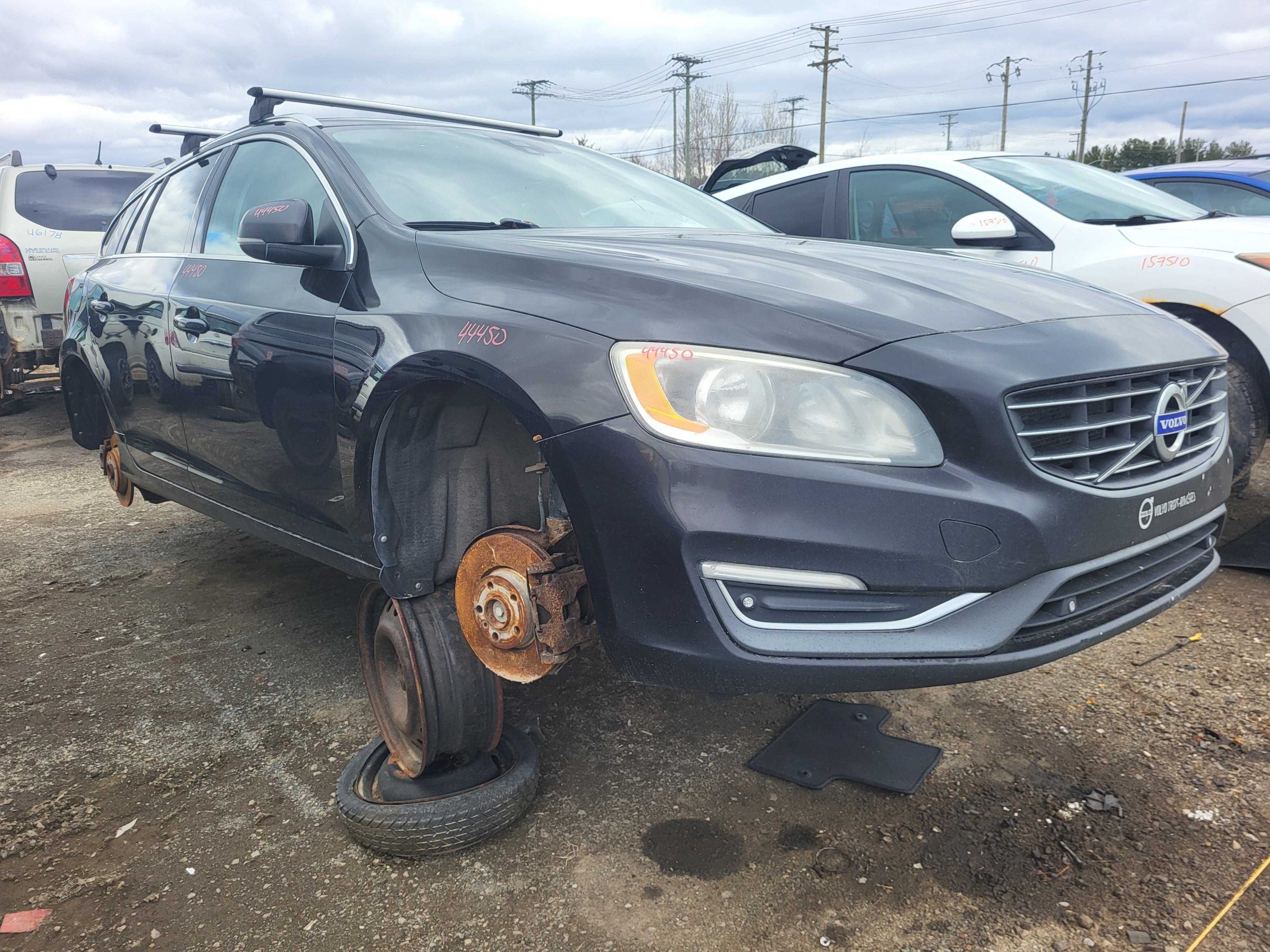VOLVO V60 2015