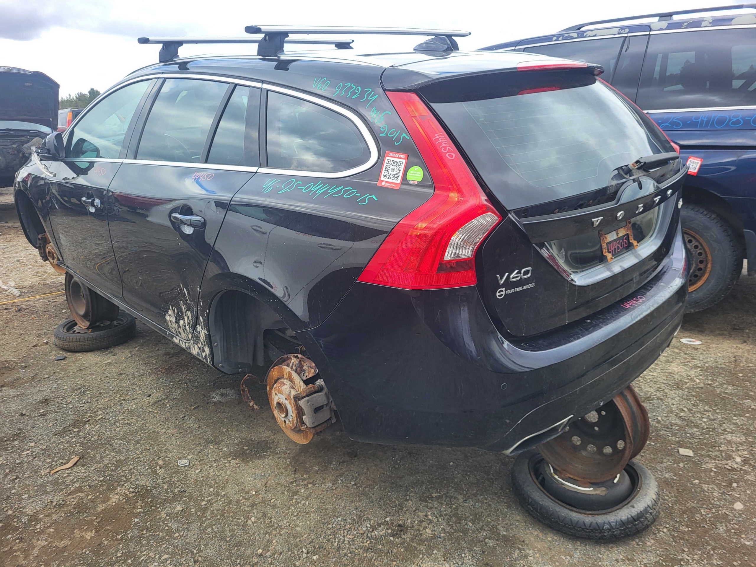 VOLVO V60 2015