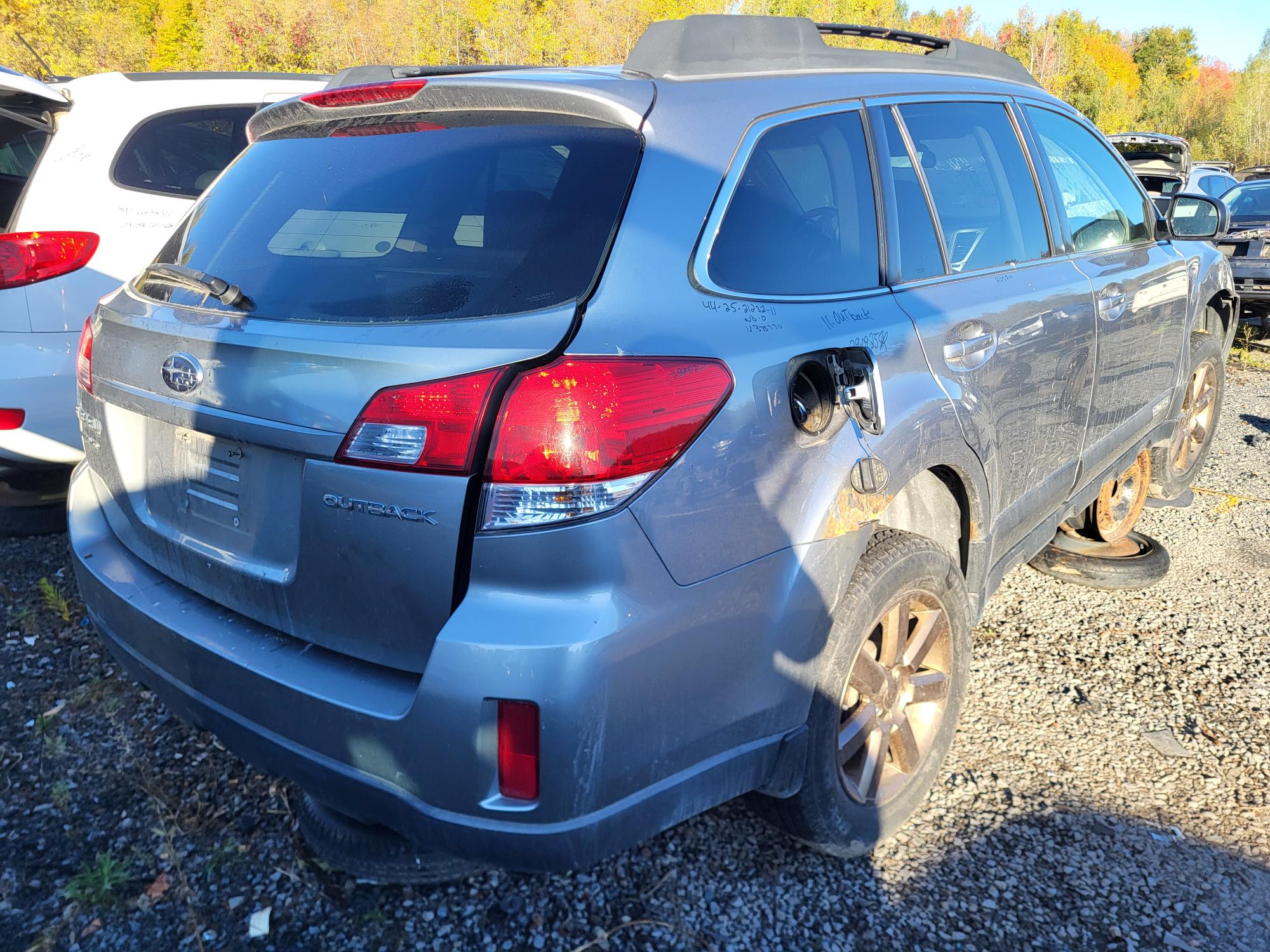 SUBARU OUTBACK 2011