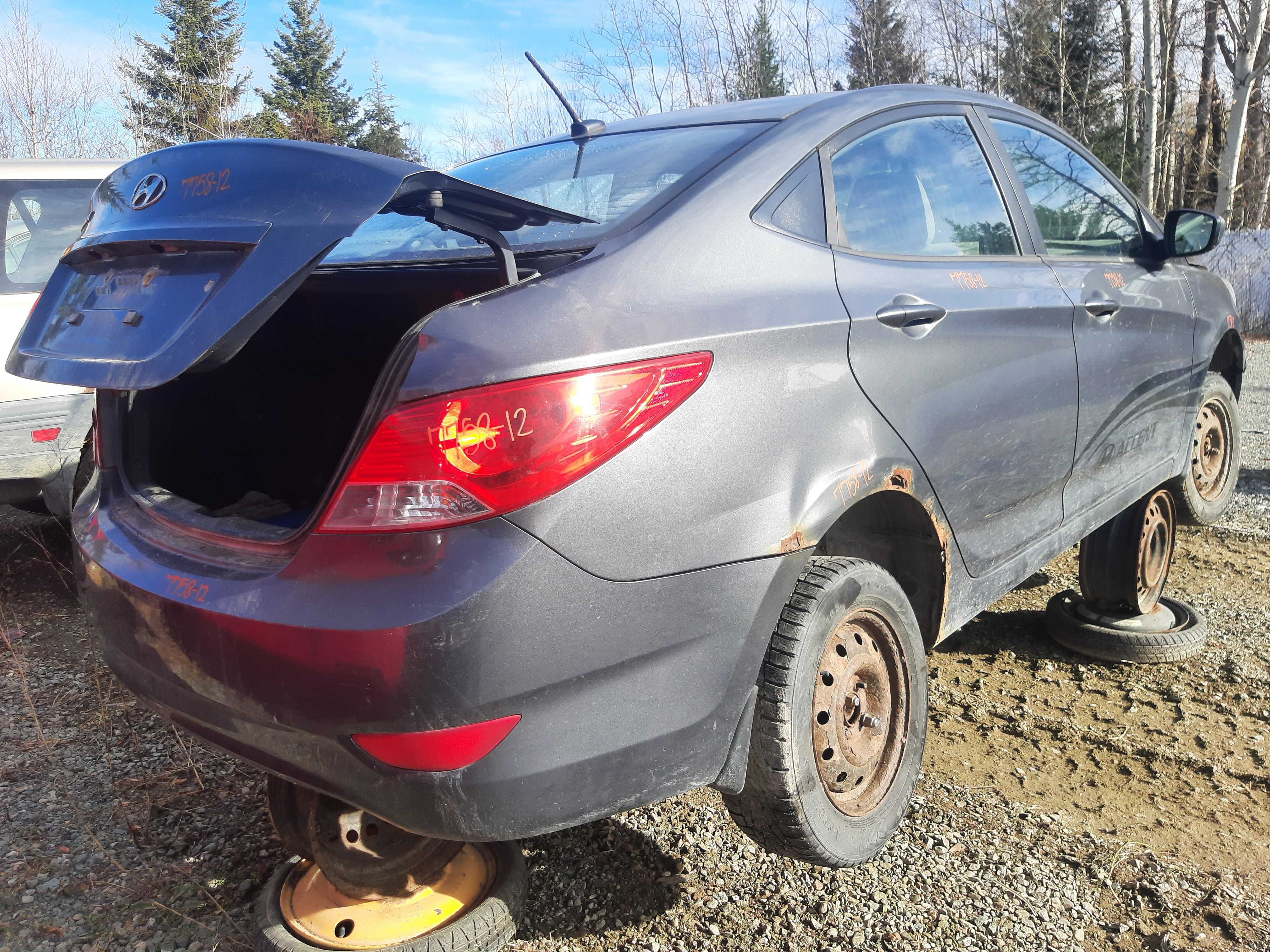 HYUNDAI ACCENT 2012