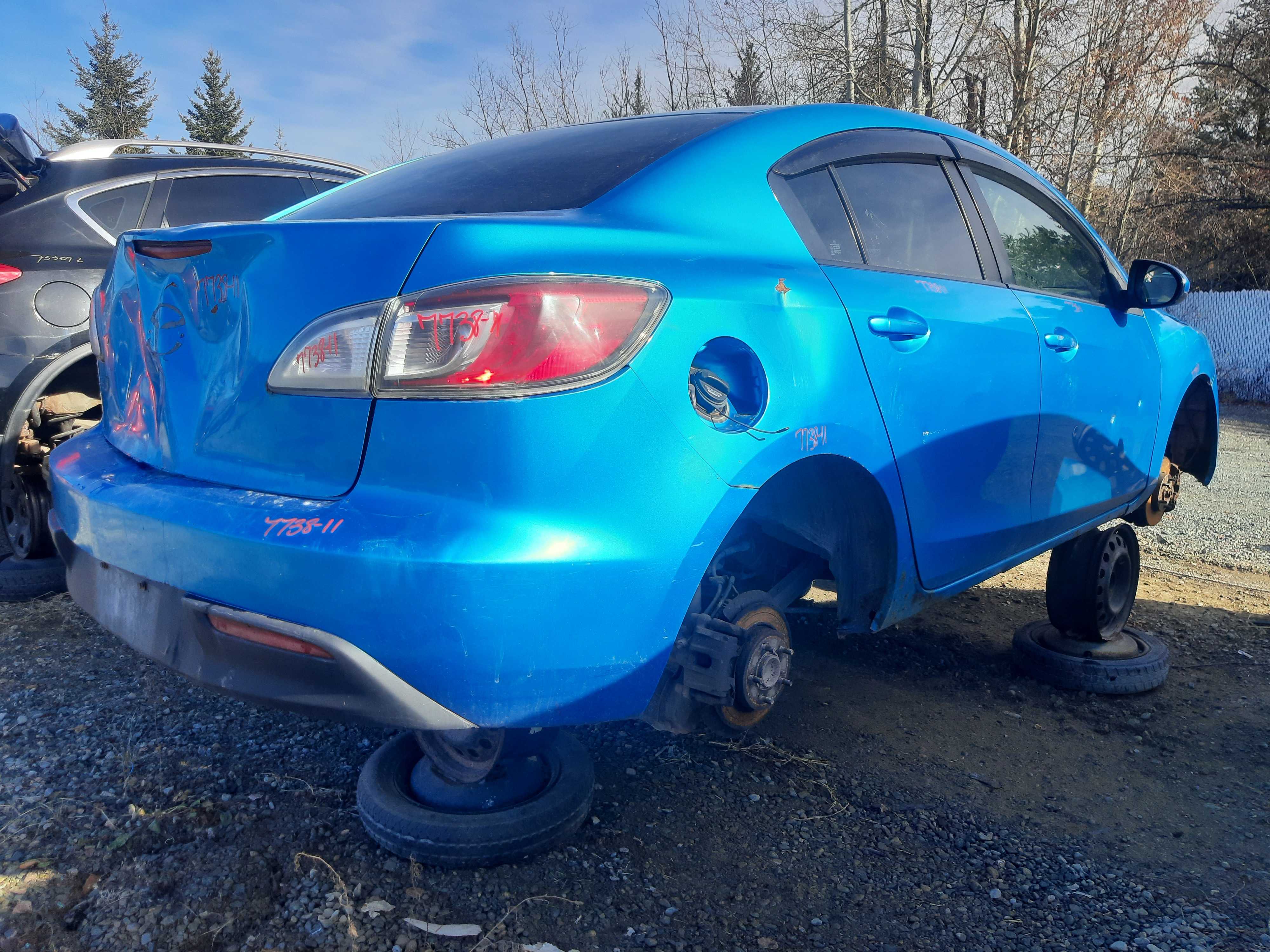 MAZDA MAZDA3 2011
