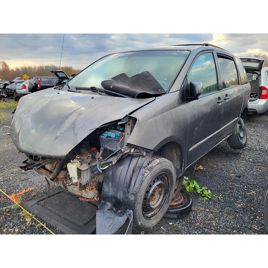 TOYOTA SIENNA 2004