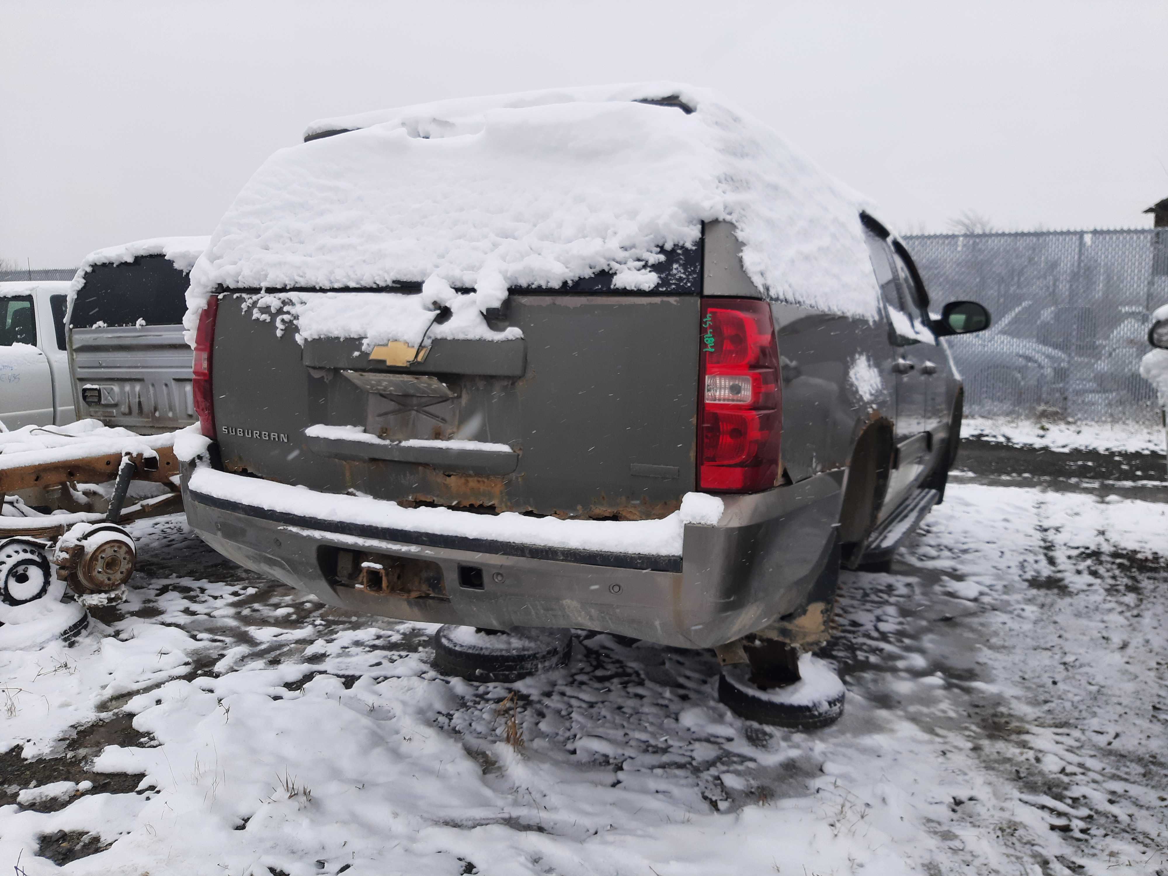CHEVROLET SUBURBAN 2011