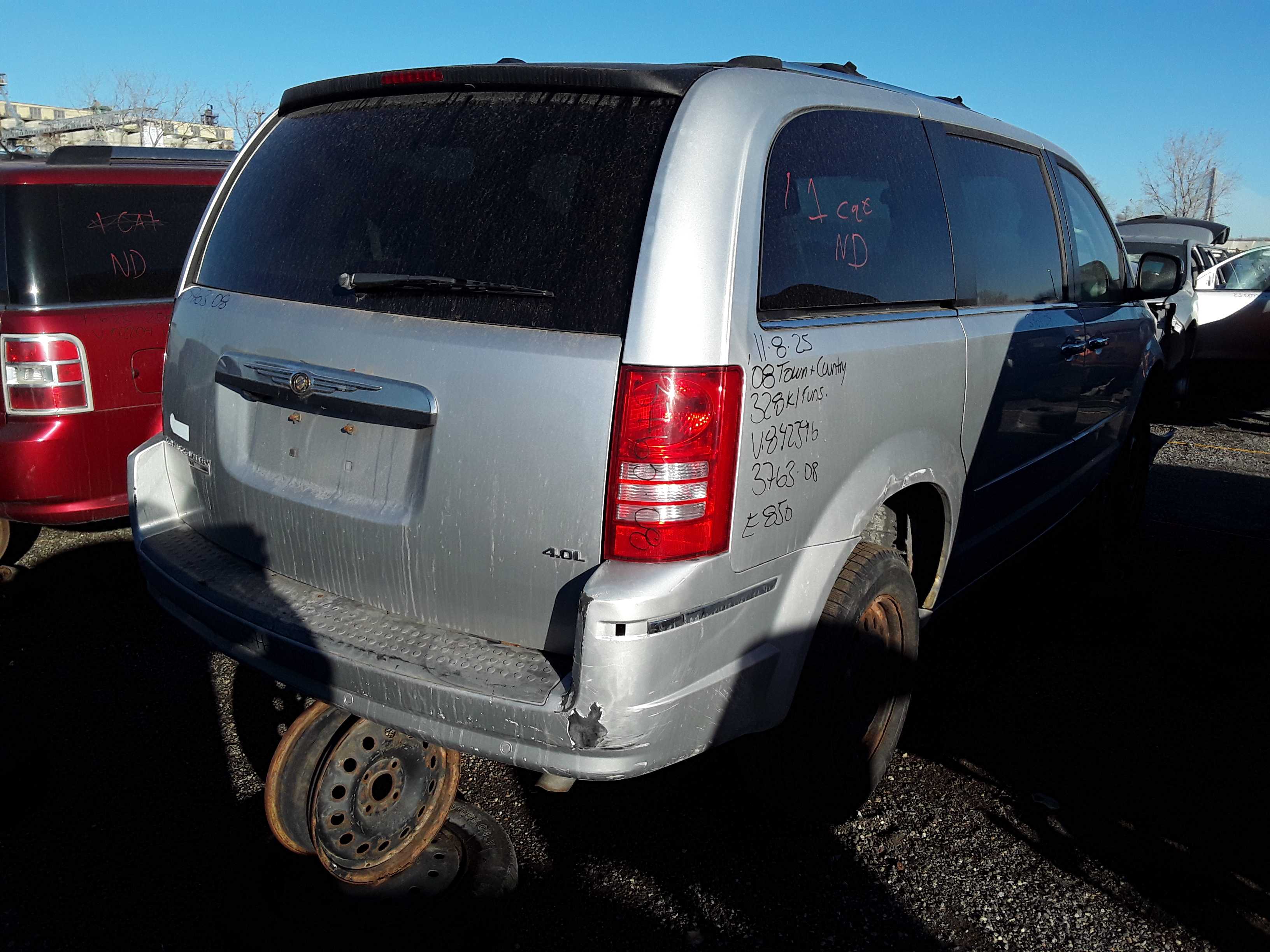 CHRYSLER TOWN & COUNTRY 2008