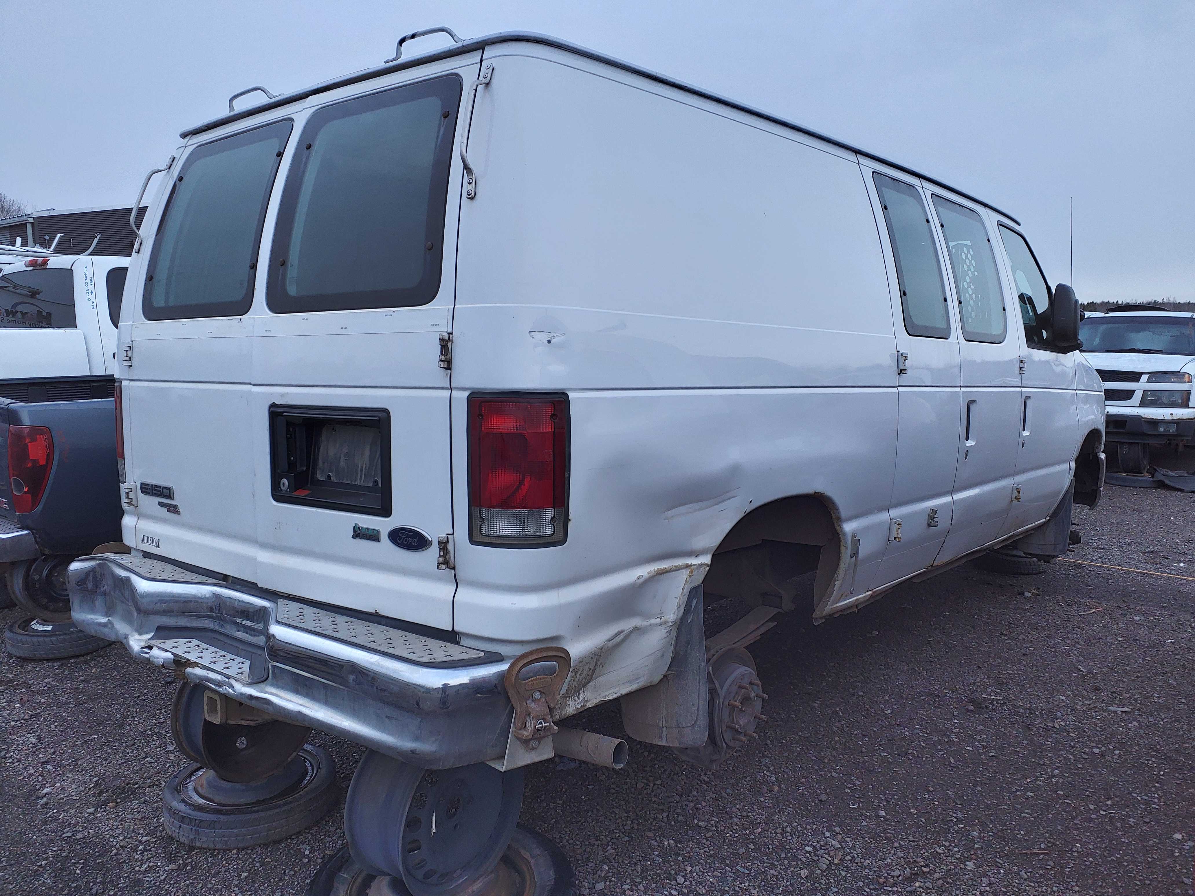 FORD ECONOLINE 2012