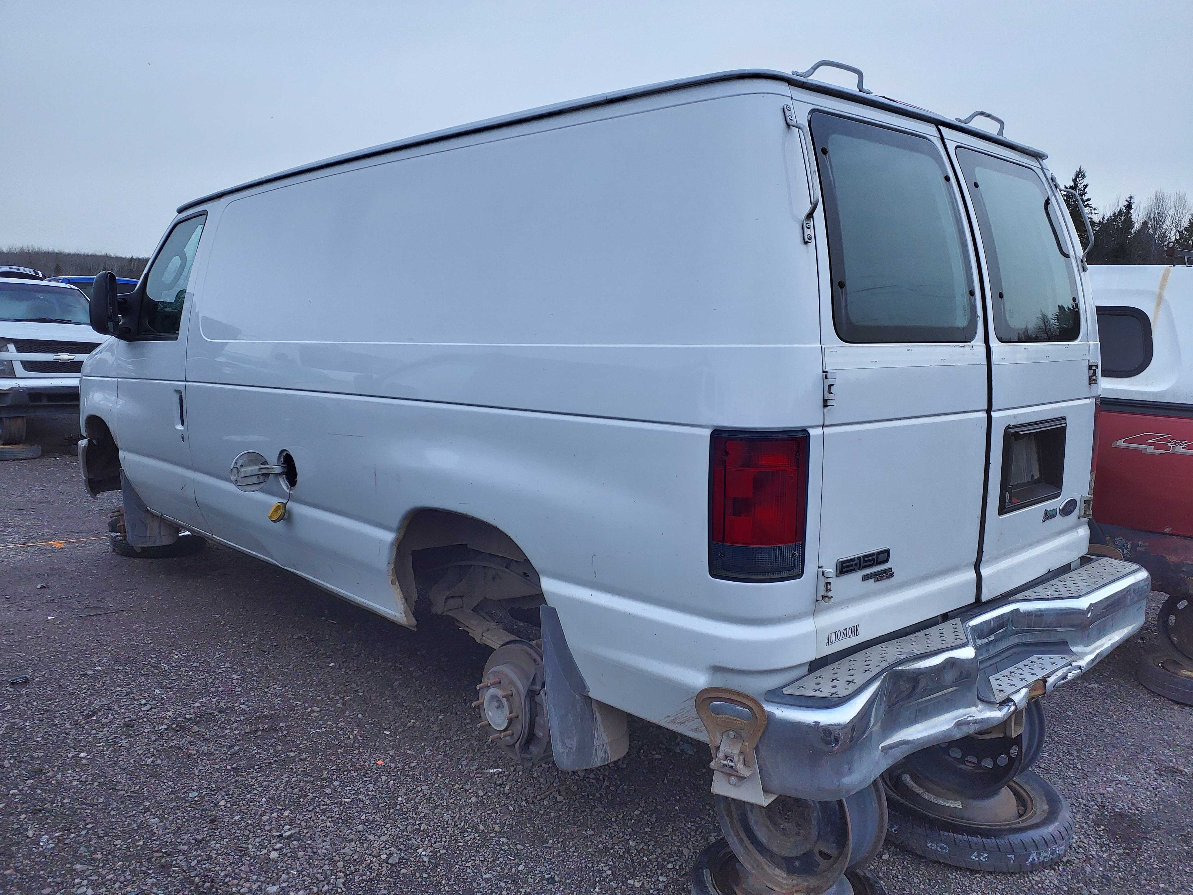 FORD ECONOLINE 2012