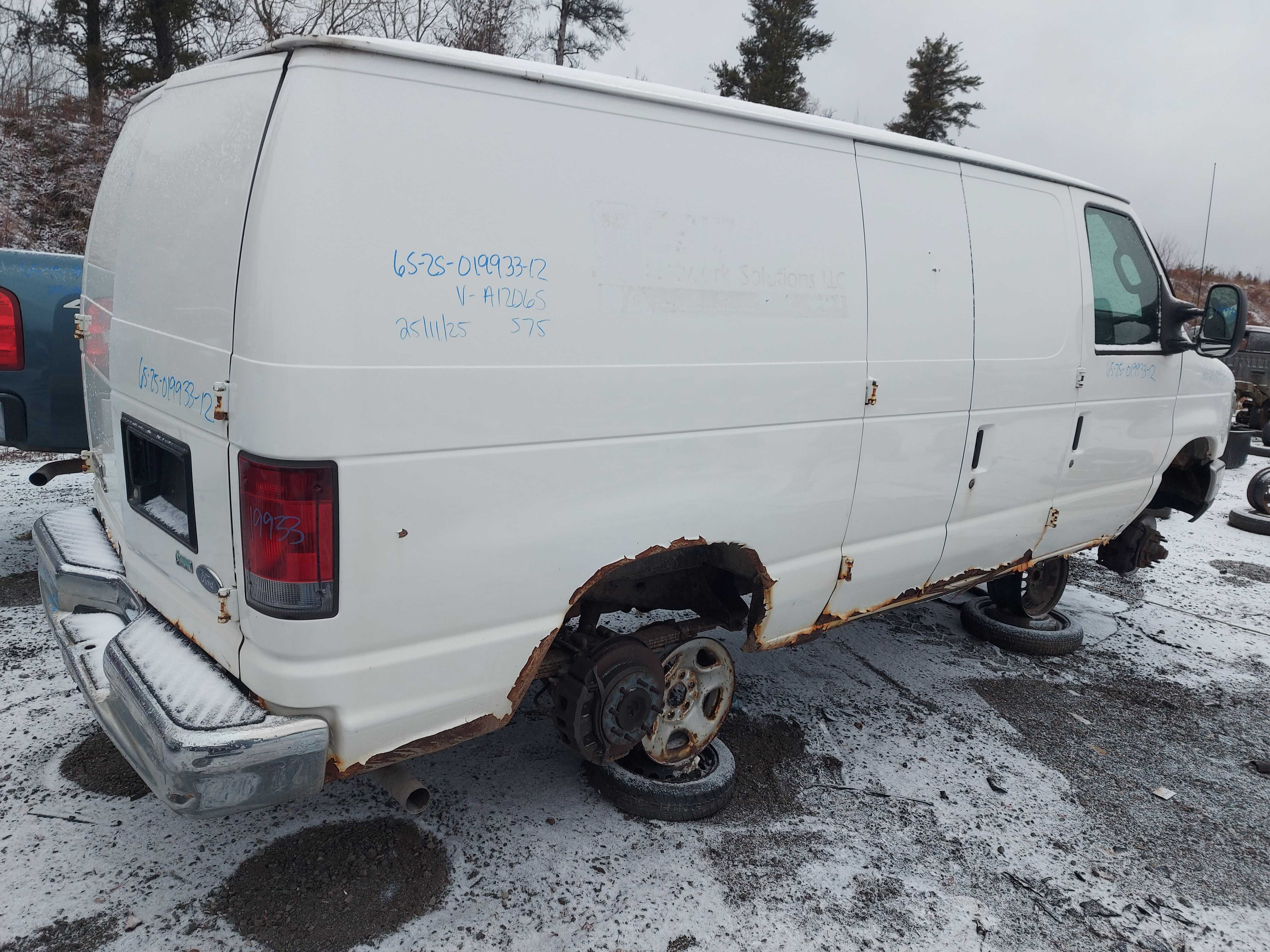 FORD ECONOLINE 2012