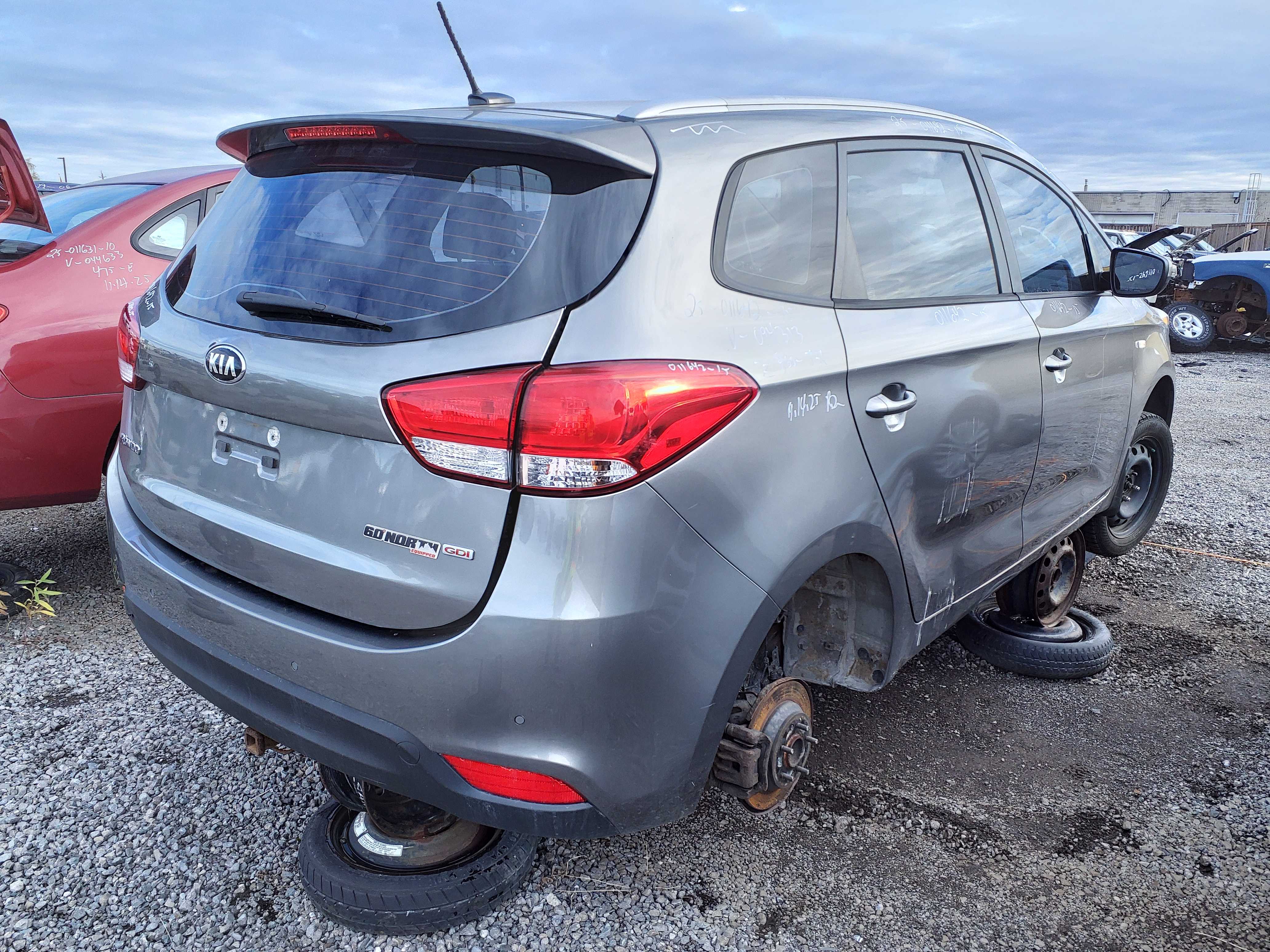 KIA RONDO 2015