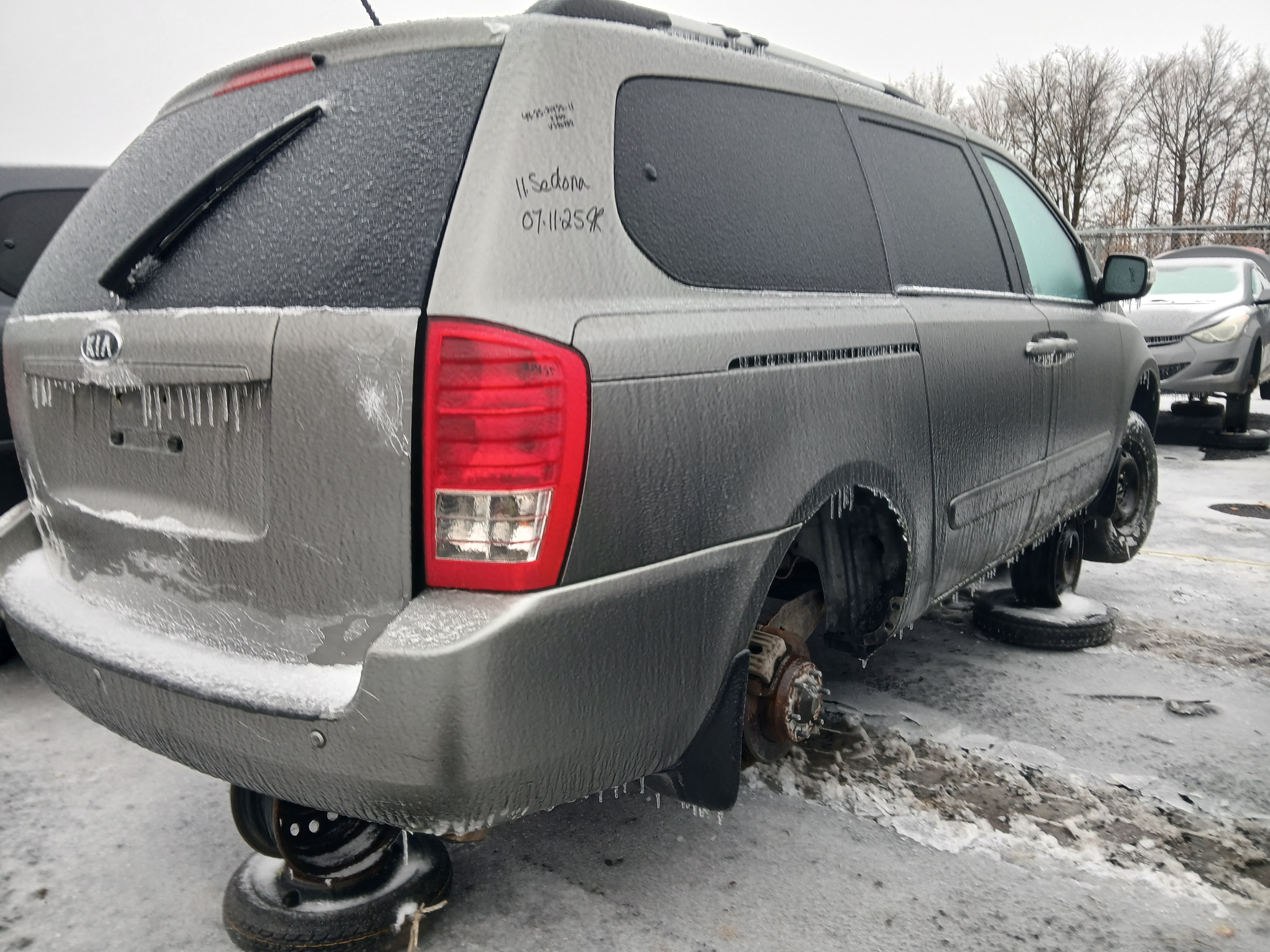 KIA SEDONA 2011