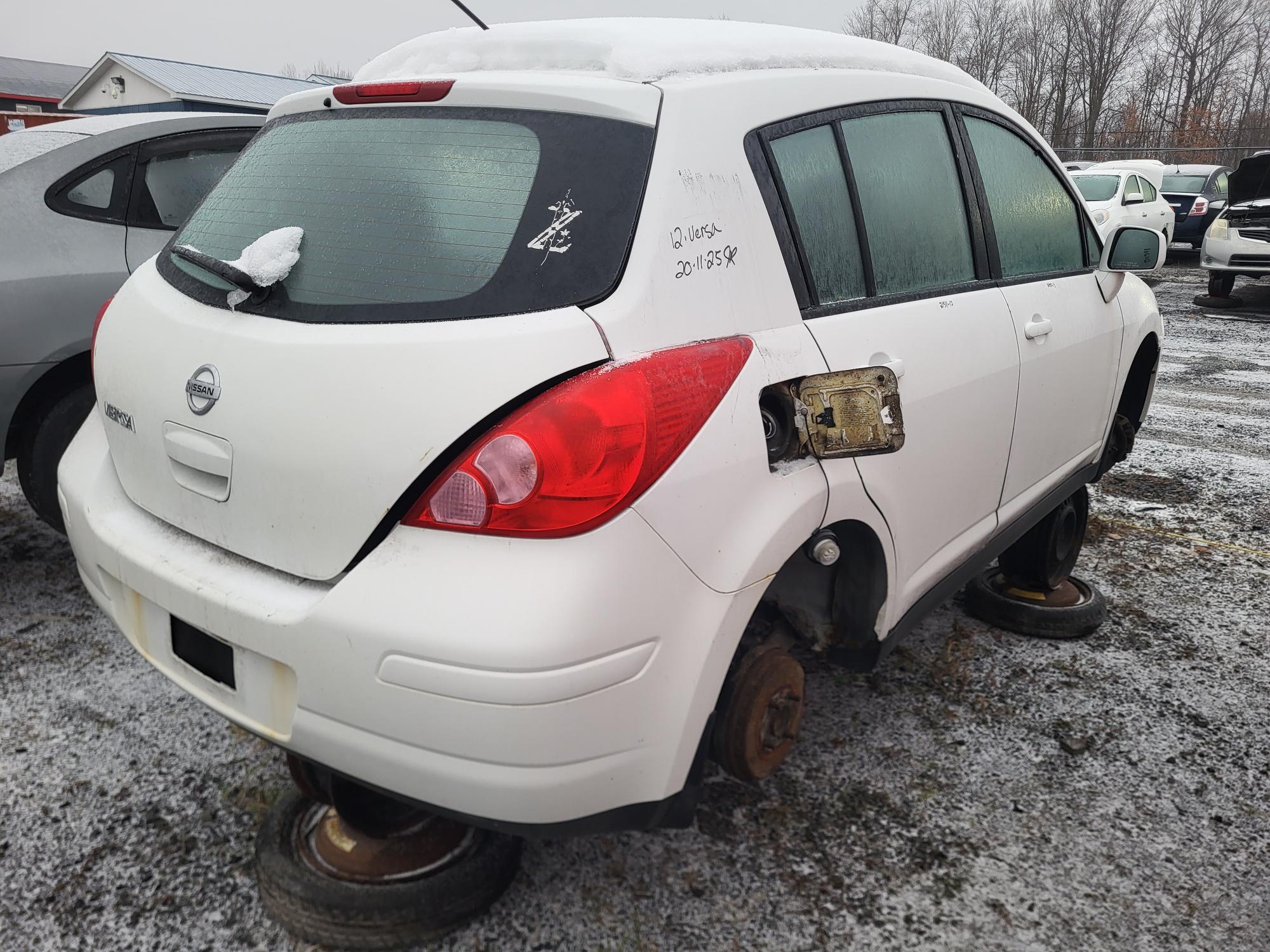 NISSAN VERSA 2012