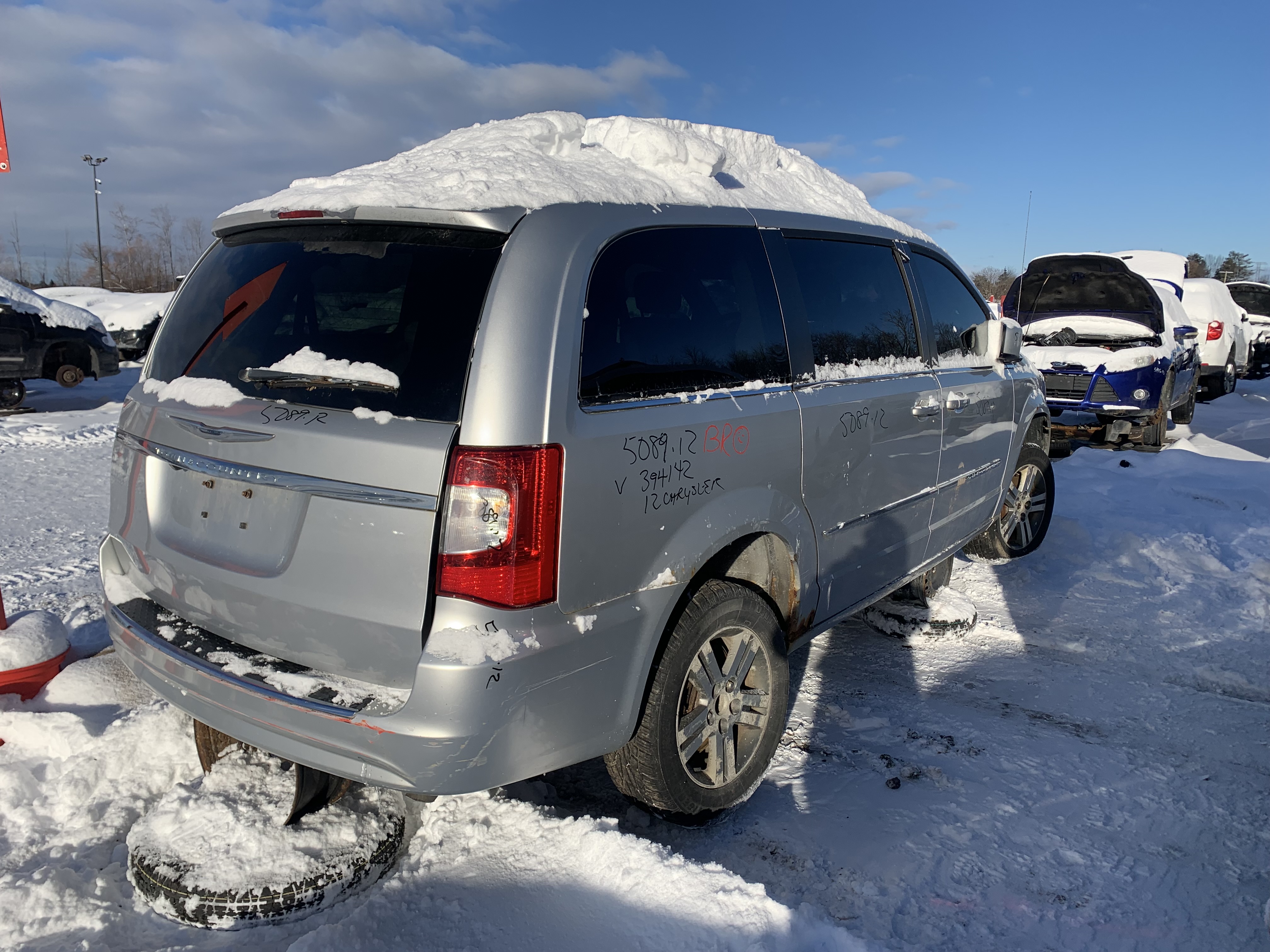 CHRYSLER TOWN & COUNTRY 2012