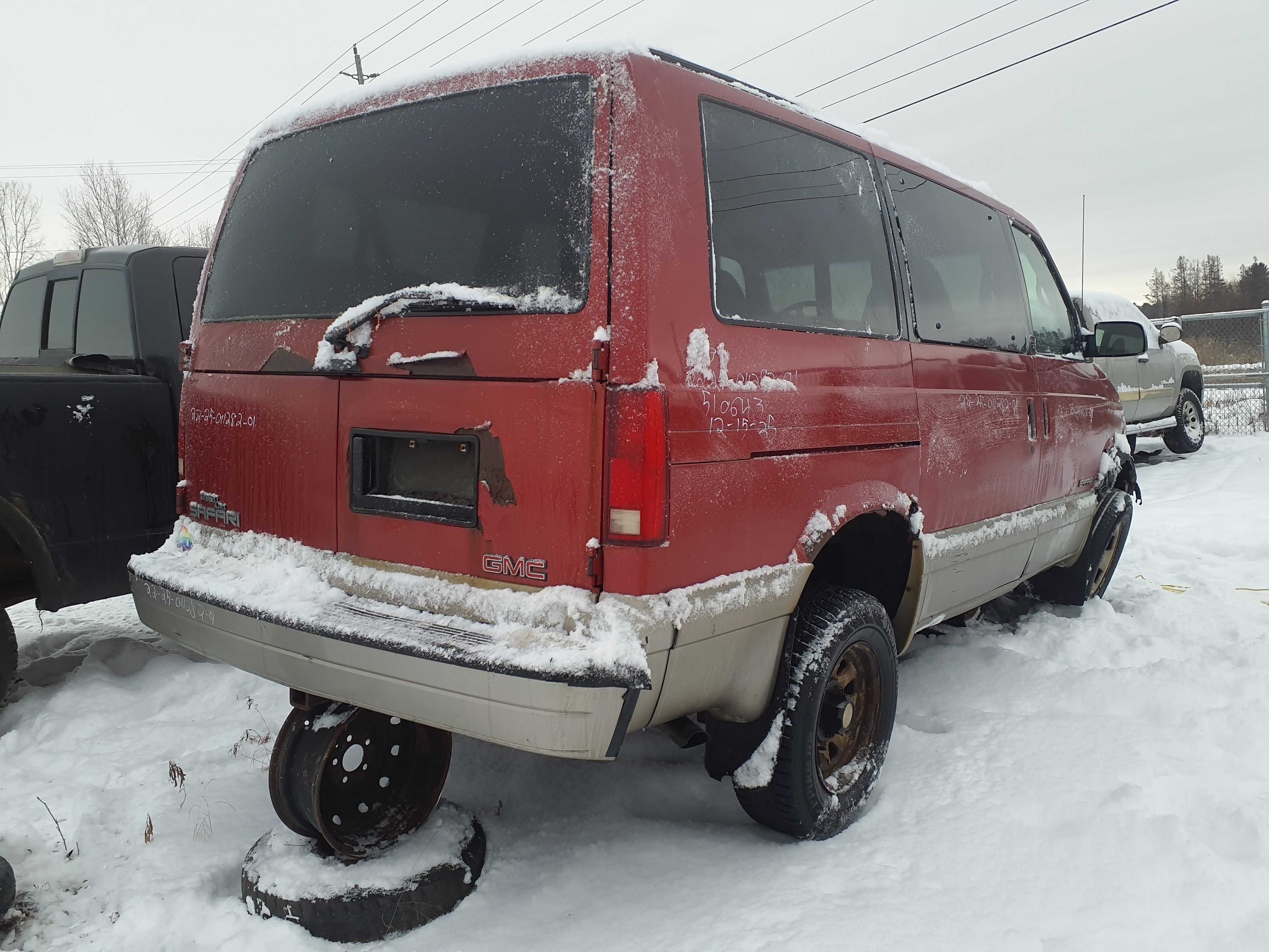 GMC SAFARI 2001