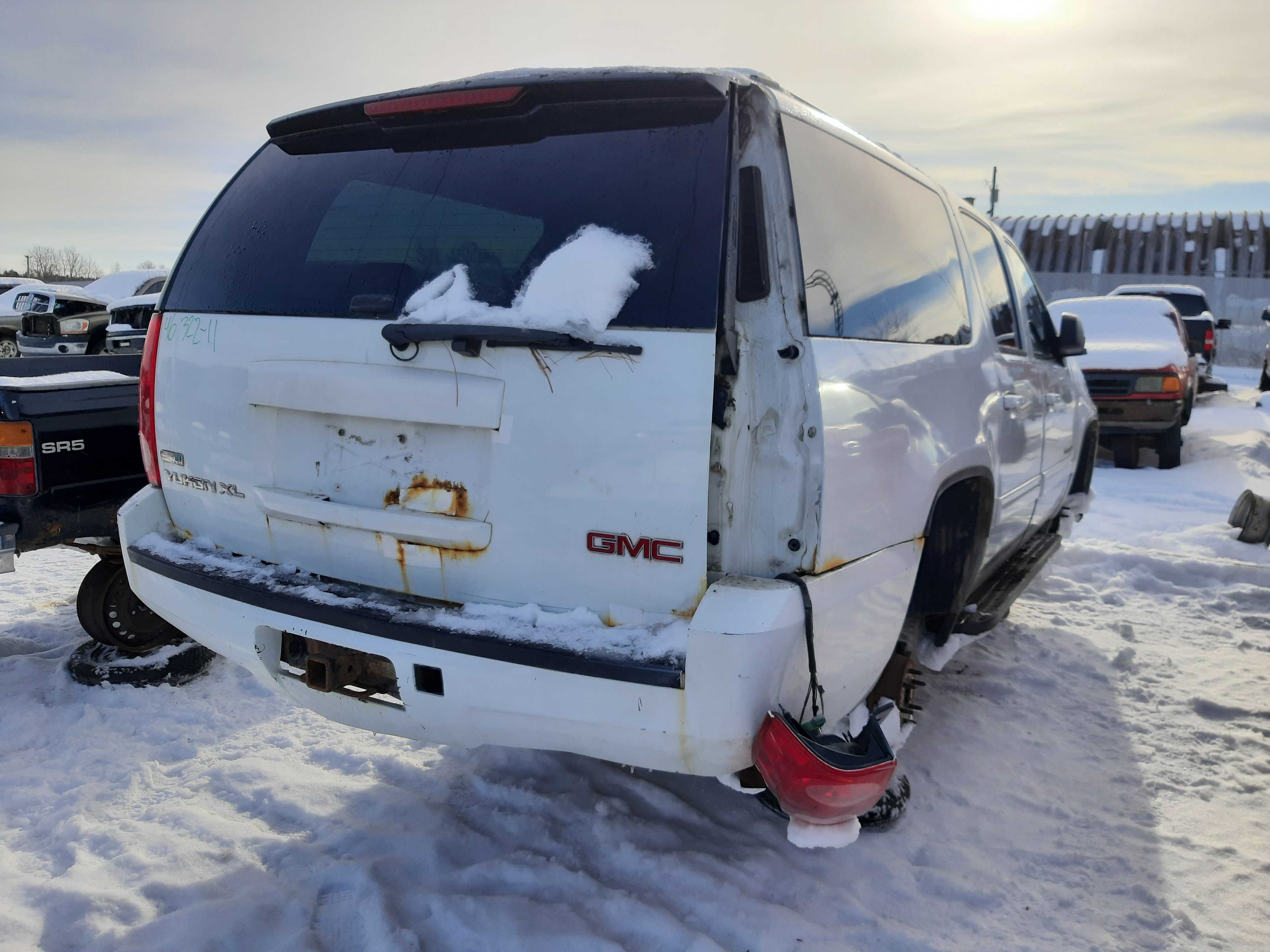 GMC YUKON 2011