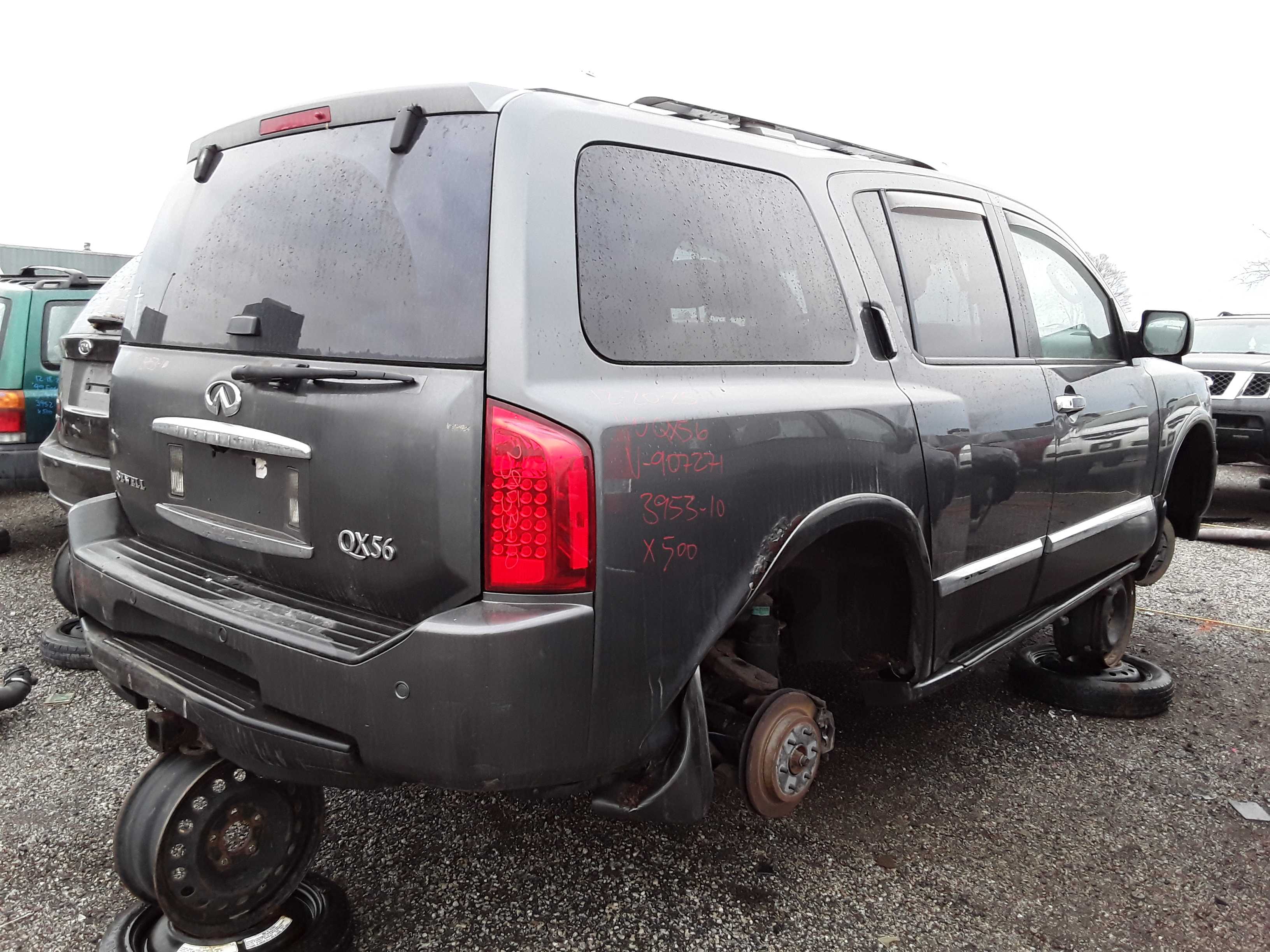 INFINITI QX56 2010