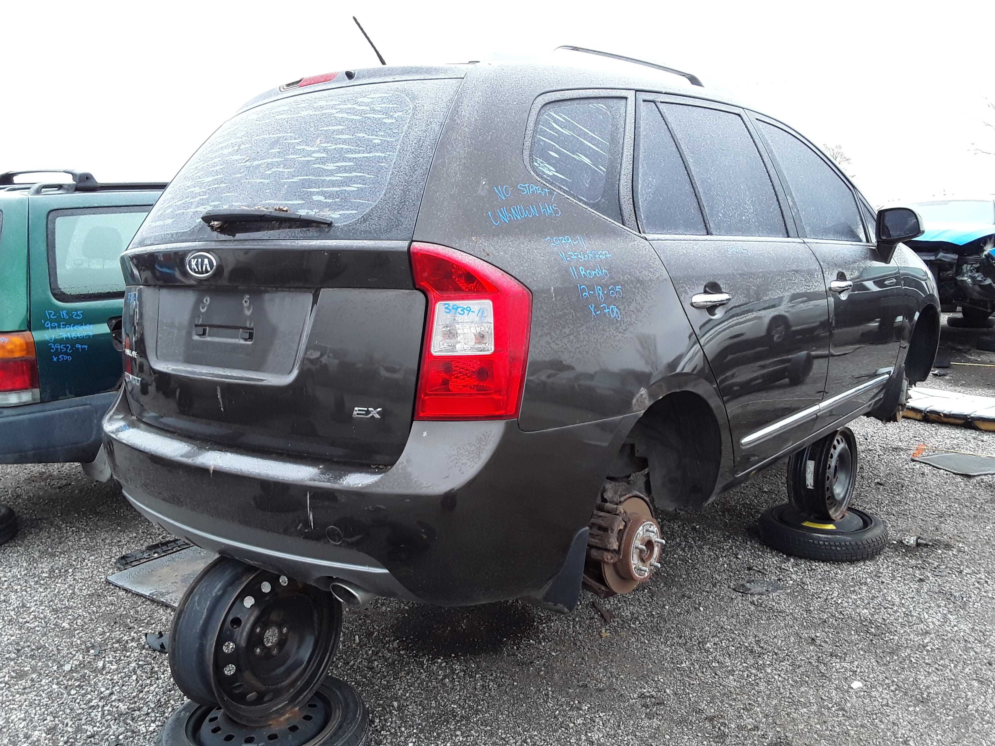 KIA RONDO 2011