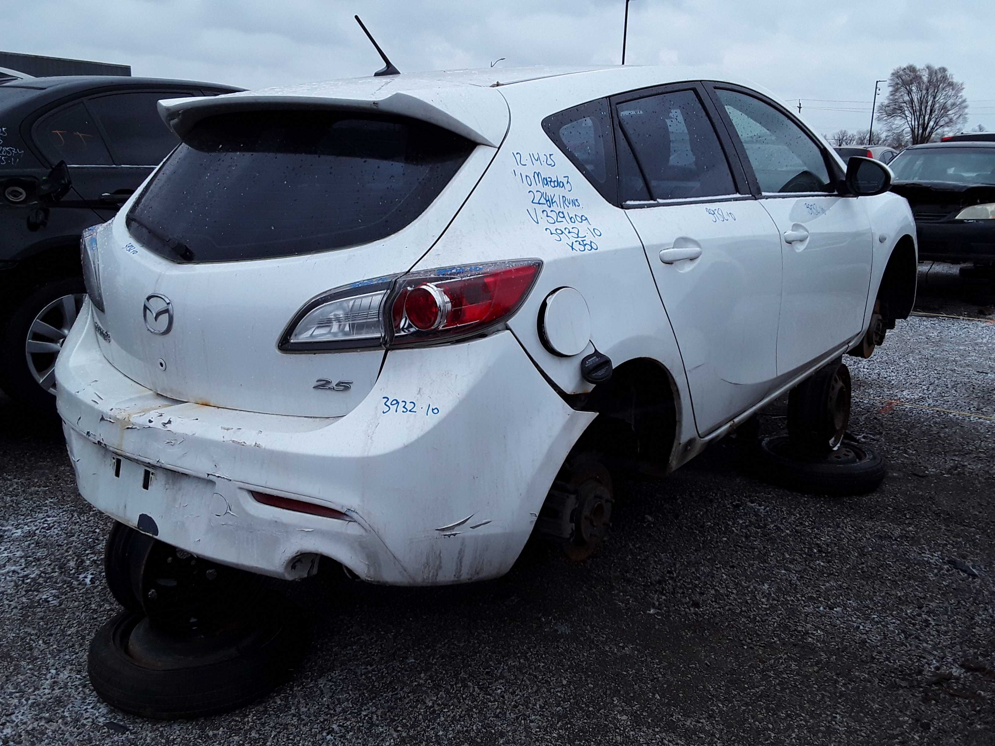 MAZDA MAZDA3 2010