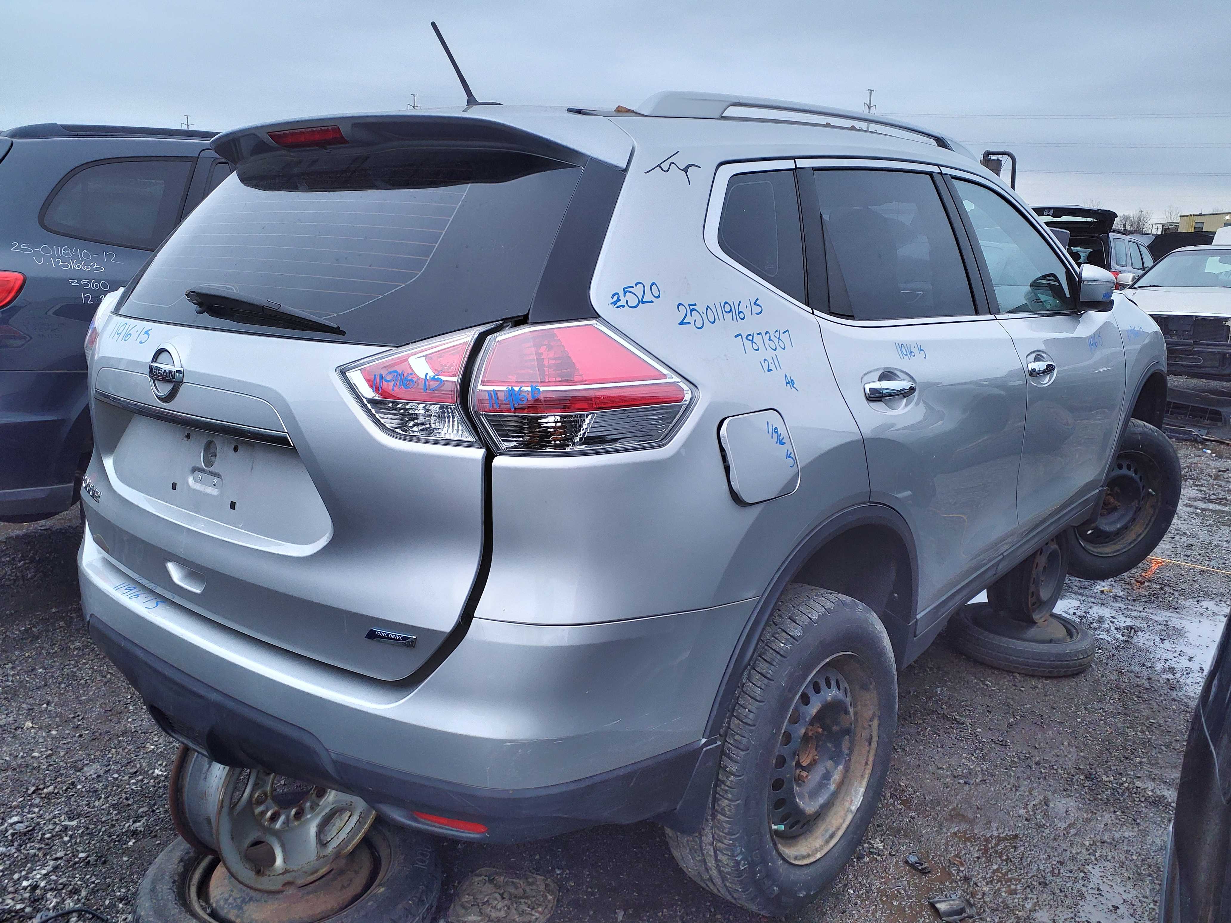 NISSAN ROGUE 2015