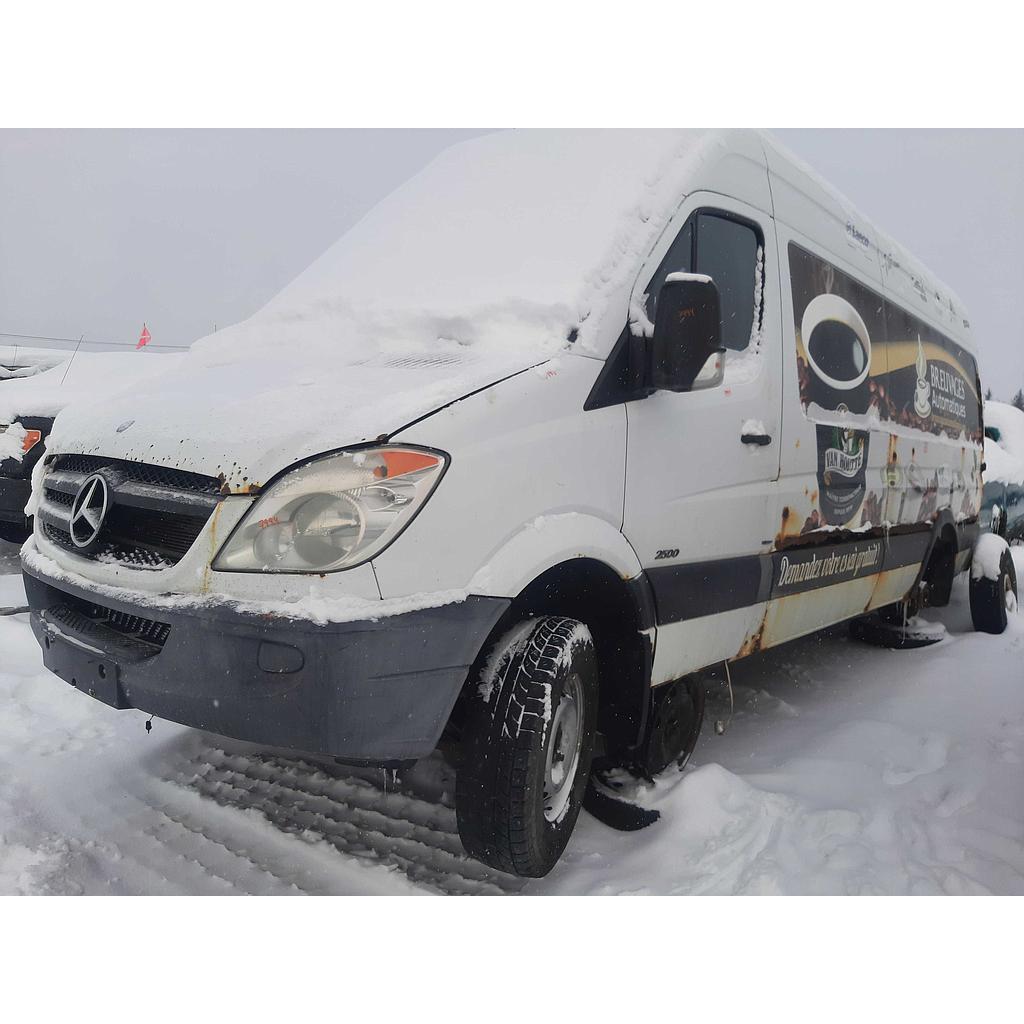 MERCEDES-BENZ SPRINTER CARGO VANS 2011