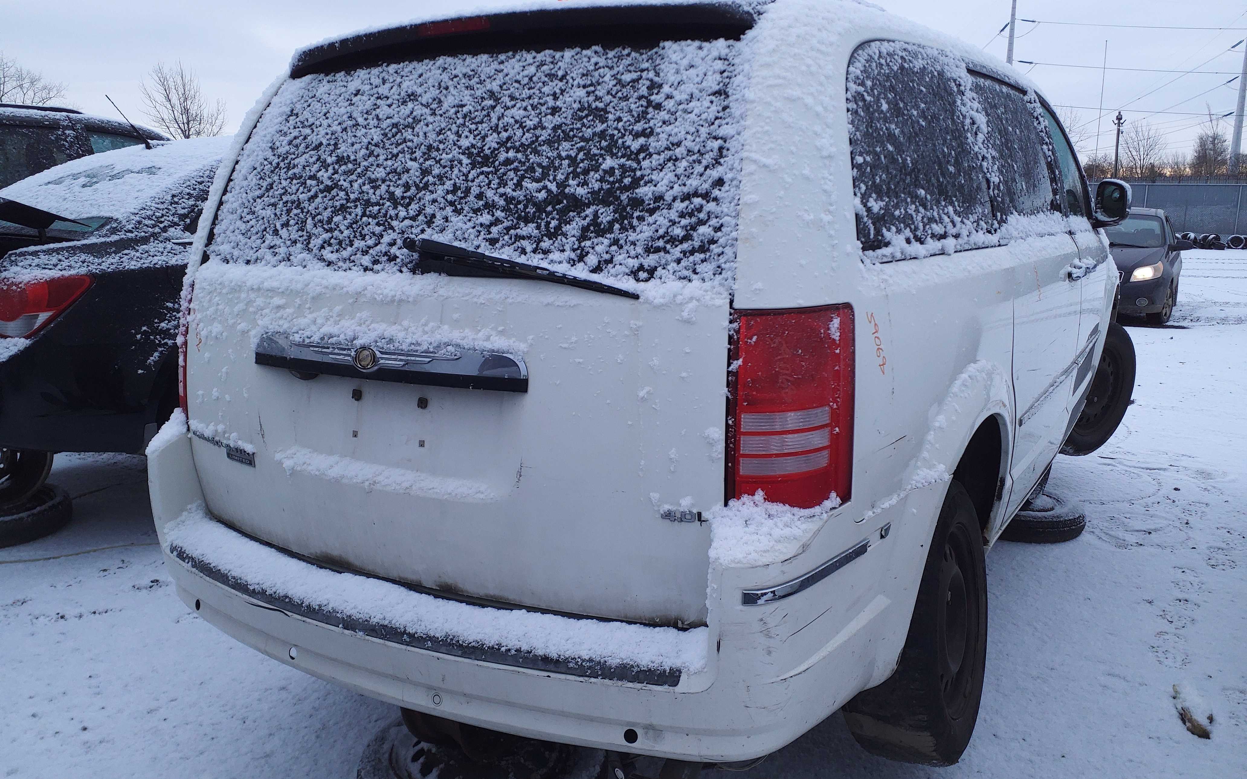 CHRYSLER TOWN & COUNTRY 2008
