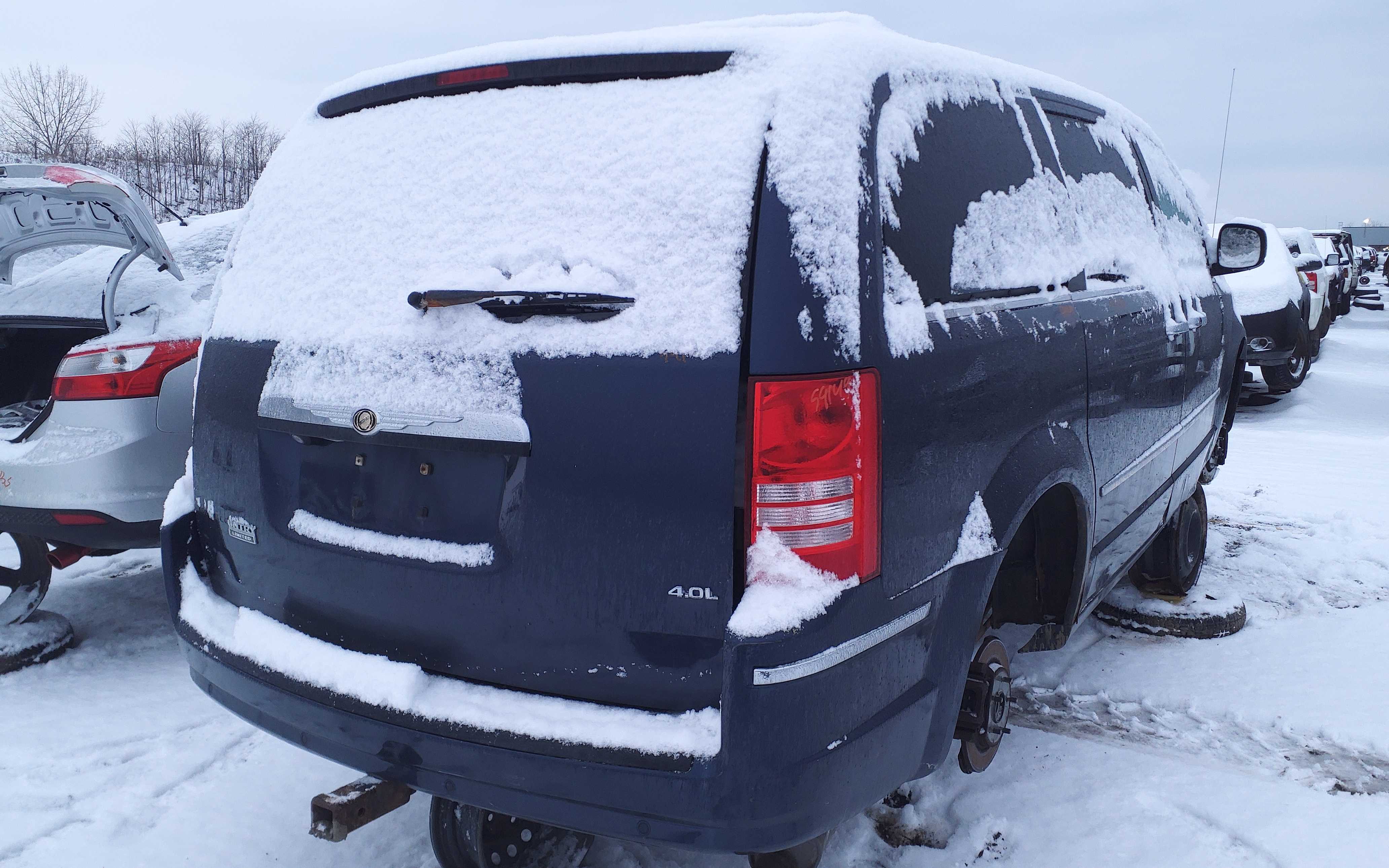 CHRYSLER TOWN & COUNTRY 2008