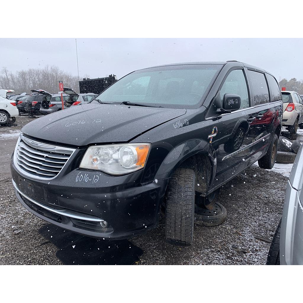 CHRYSLER TOWN & COUNTRY 2012