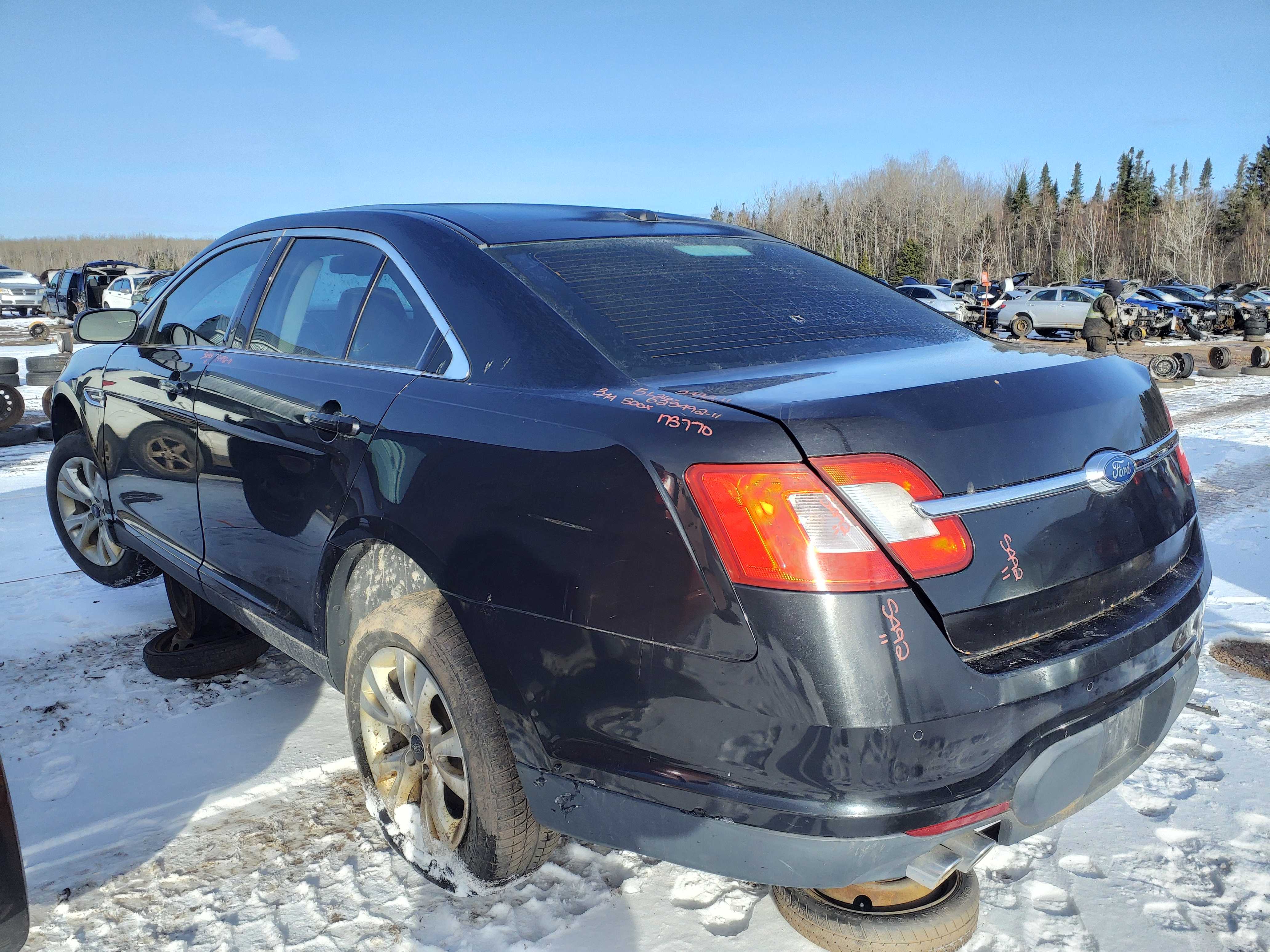 FORD TAURUS 2011