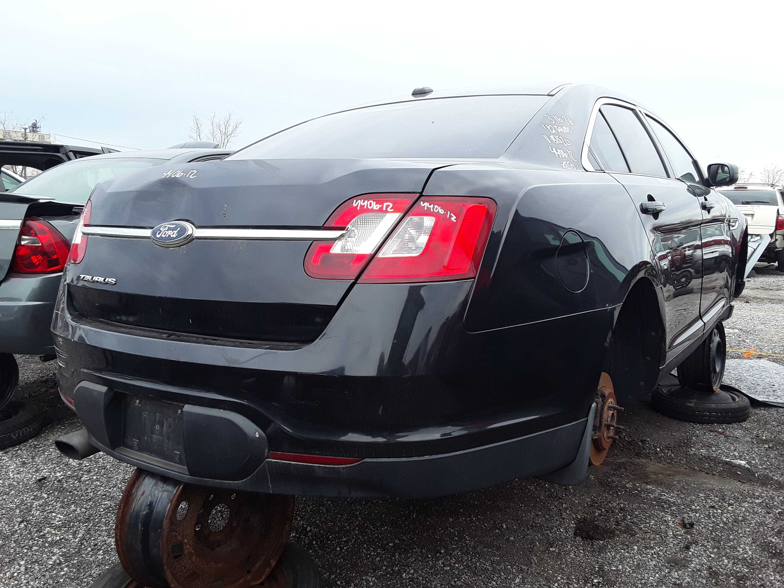 FORD TAURUS 2012