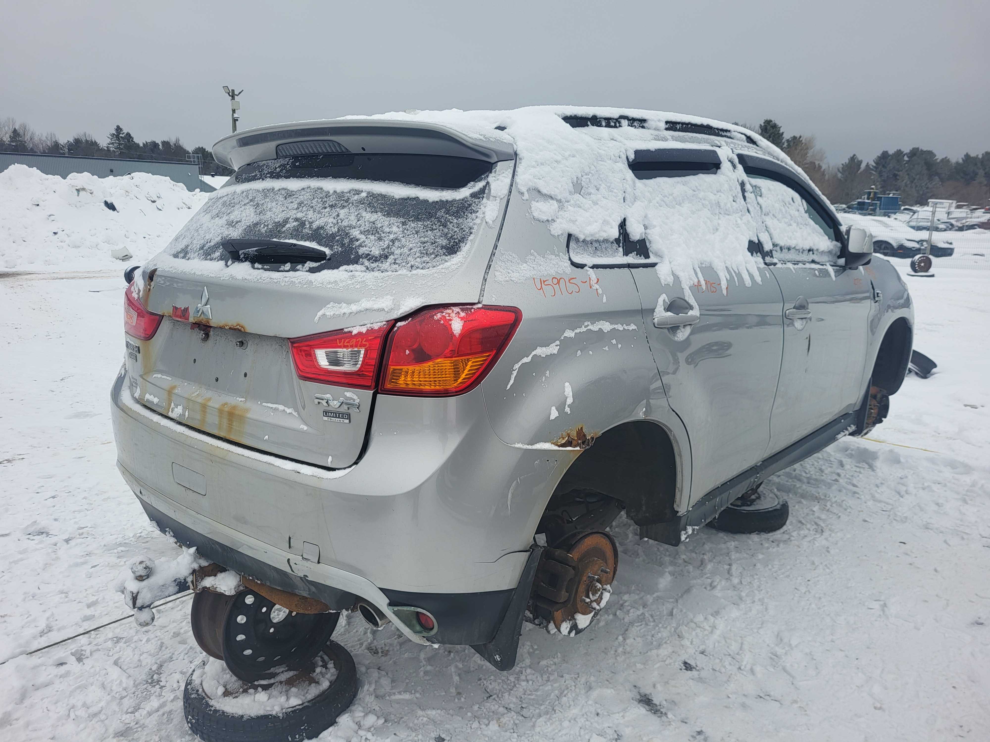 MITSUBISHI RVR 2014
