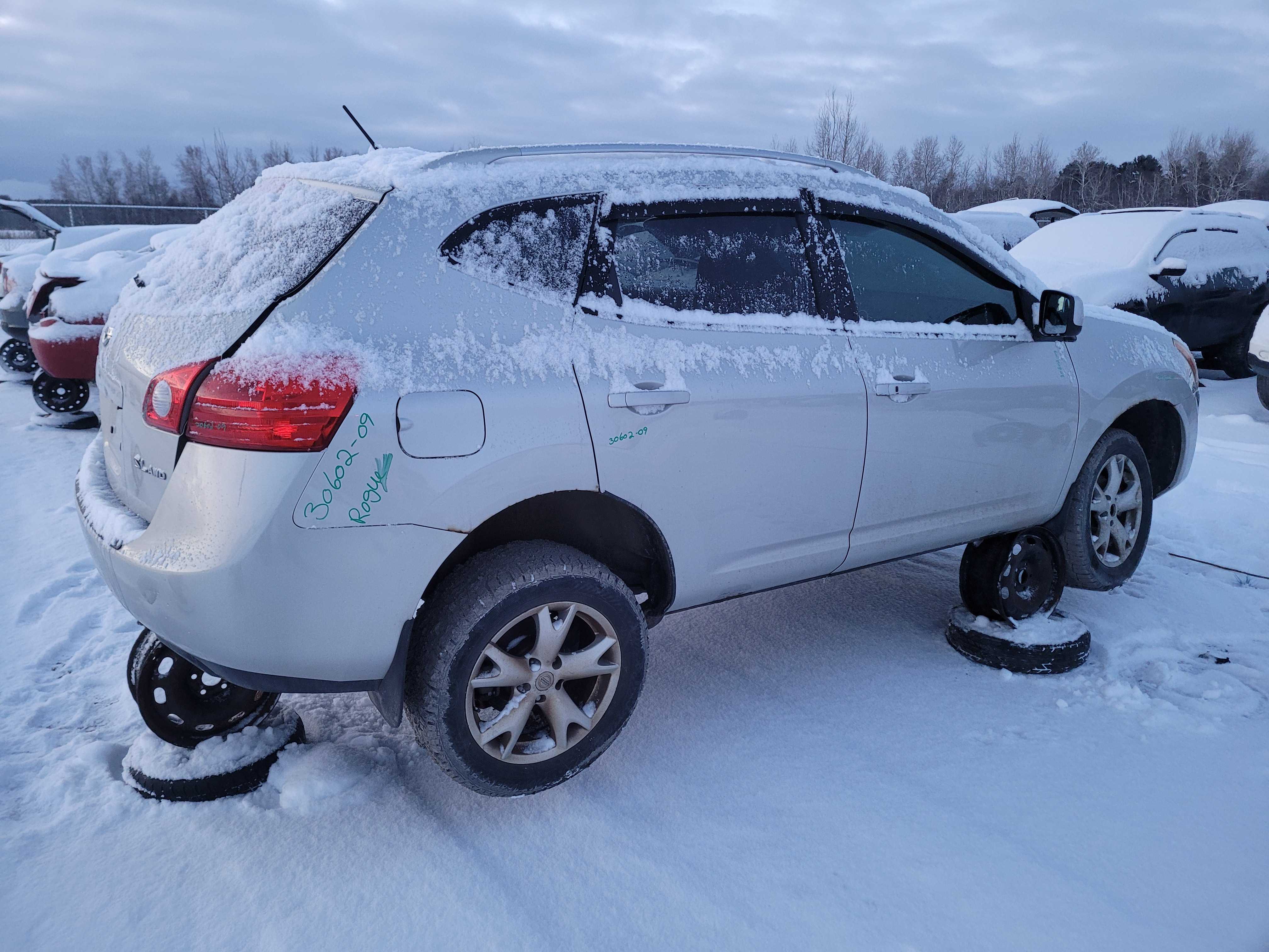 NISSAN ROGUE 2009