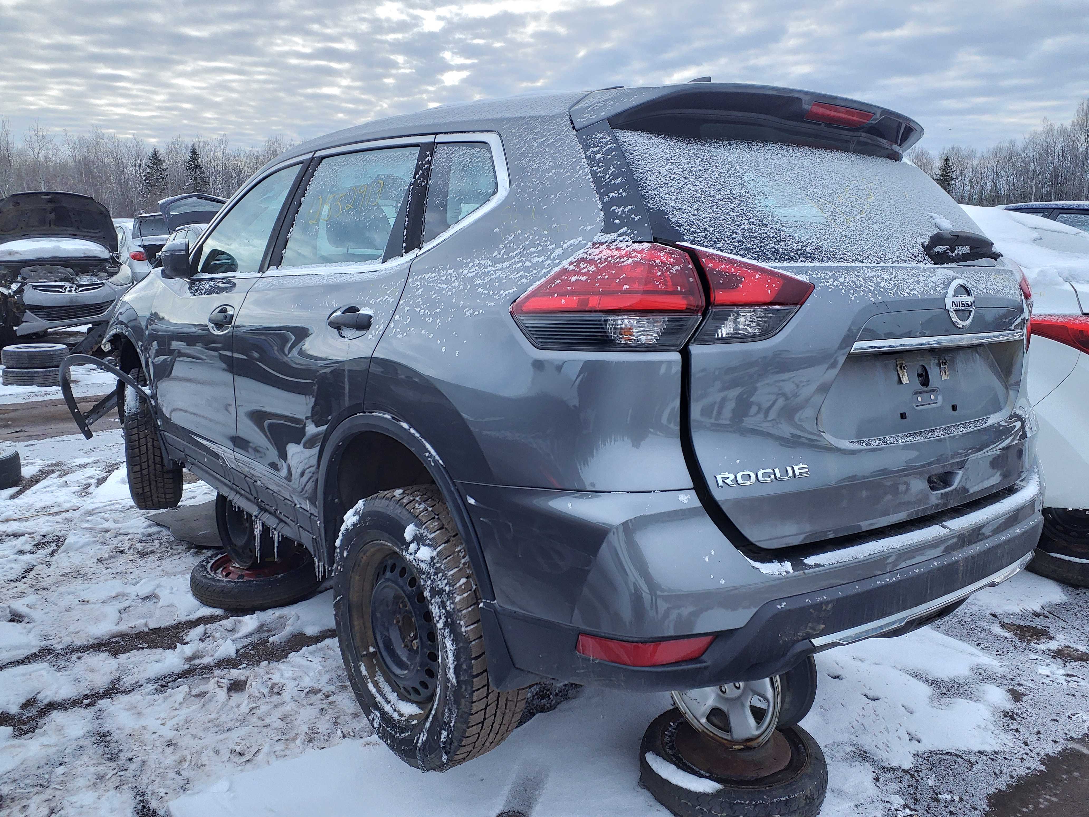 NISSAN ROGUE 2017