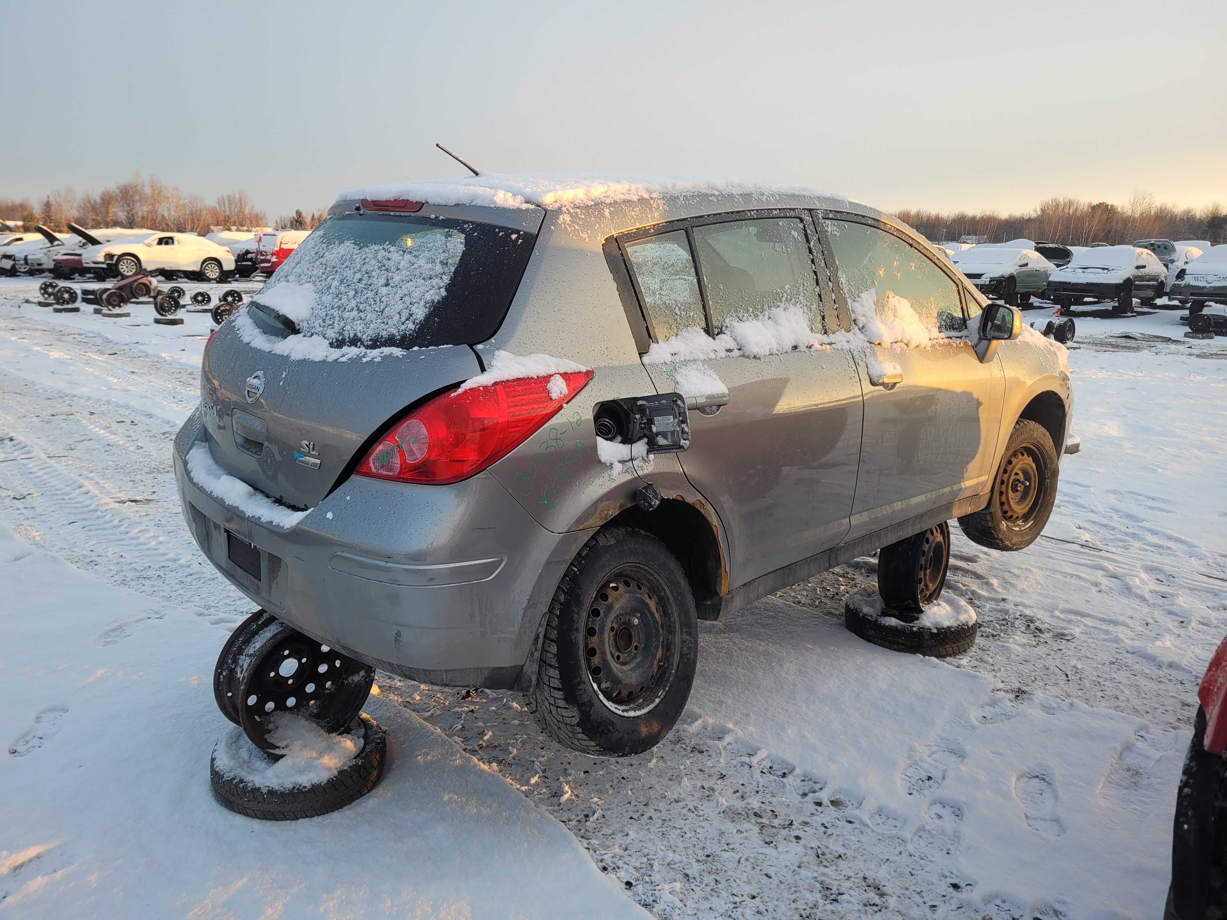 NISSAN VERSA 2012