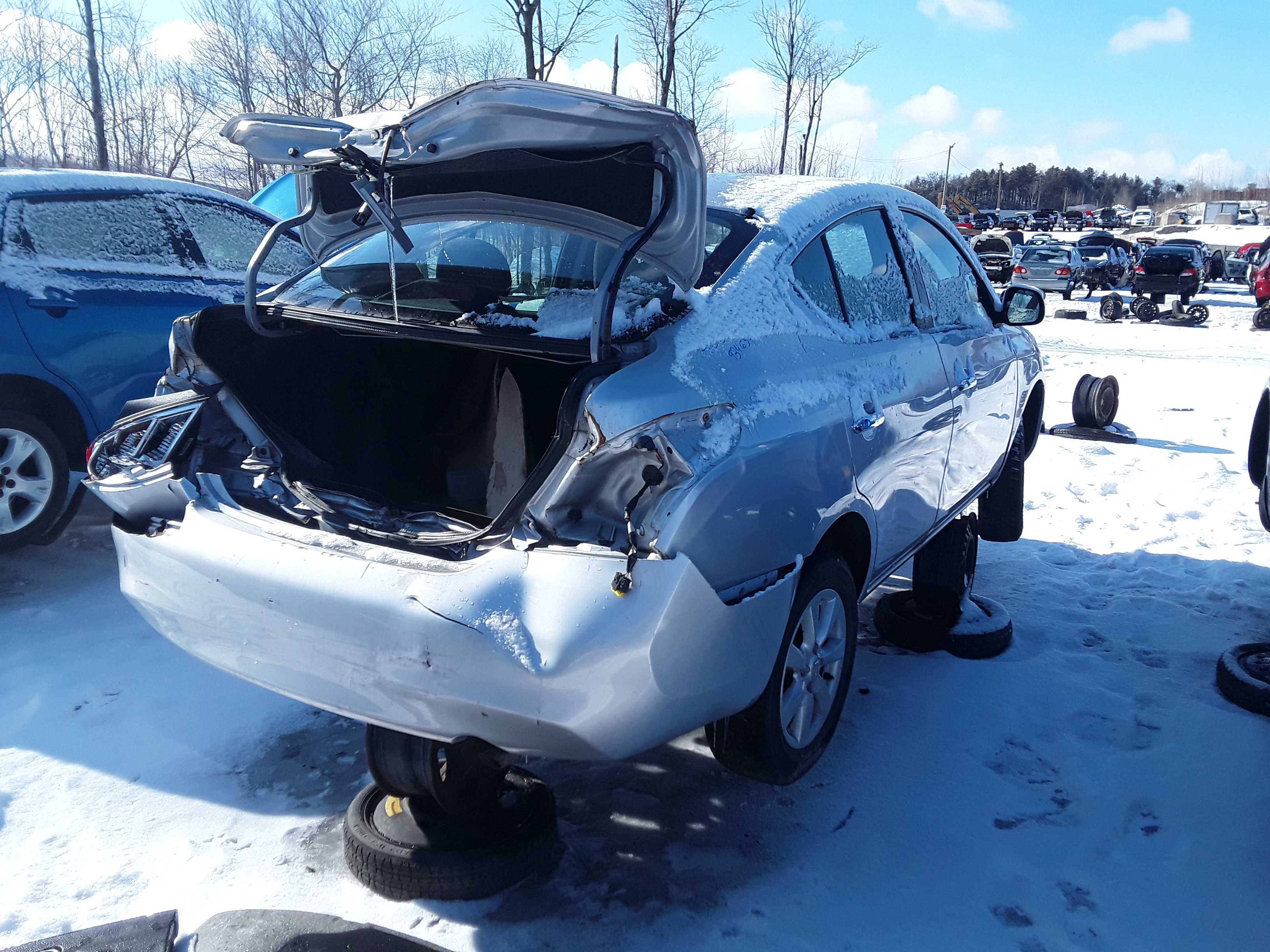 NISSAN VERSA 2012