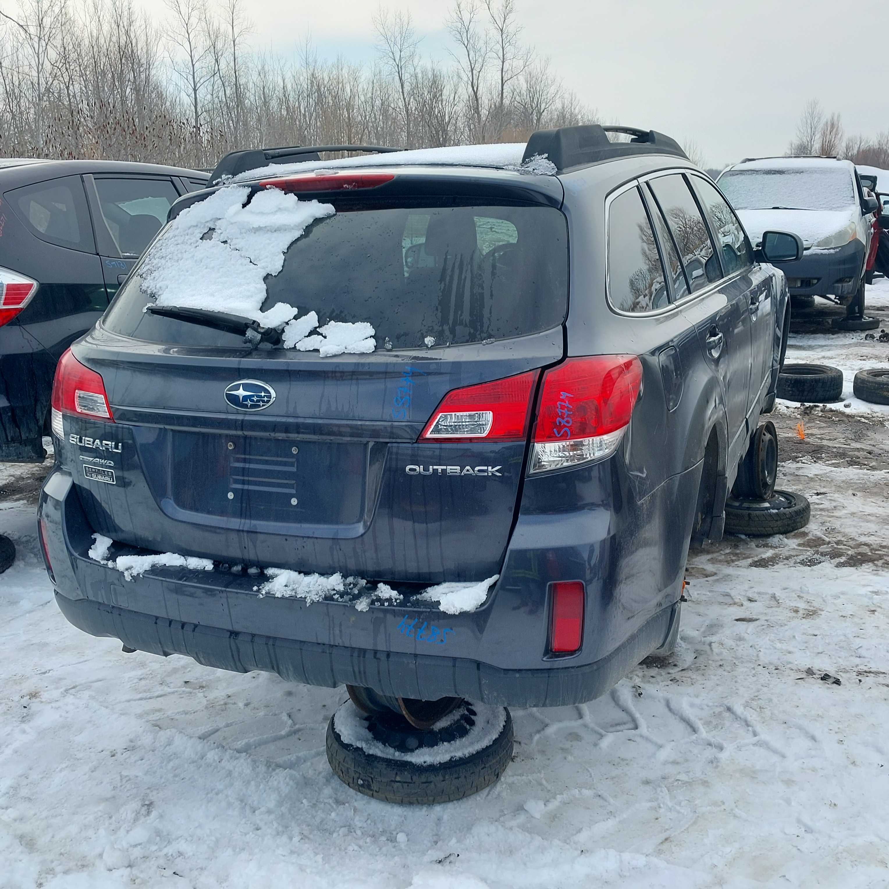 SUBARU OUTBACK 2011