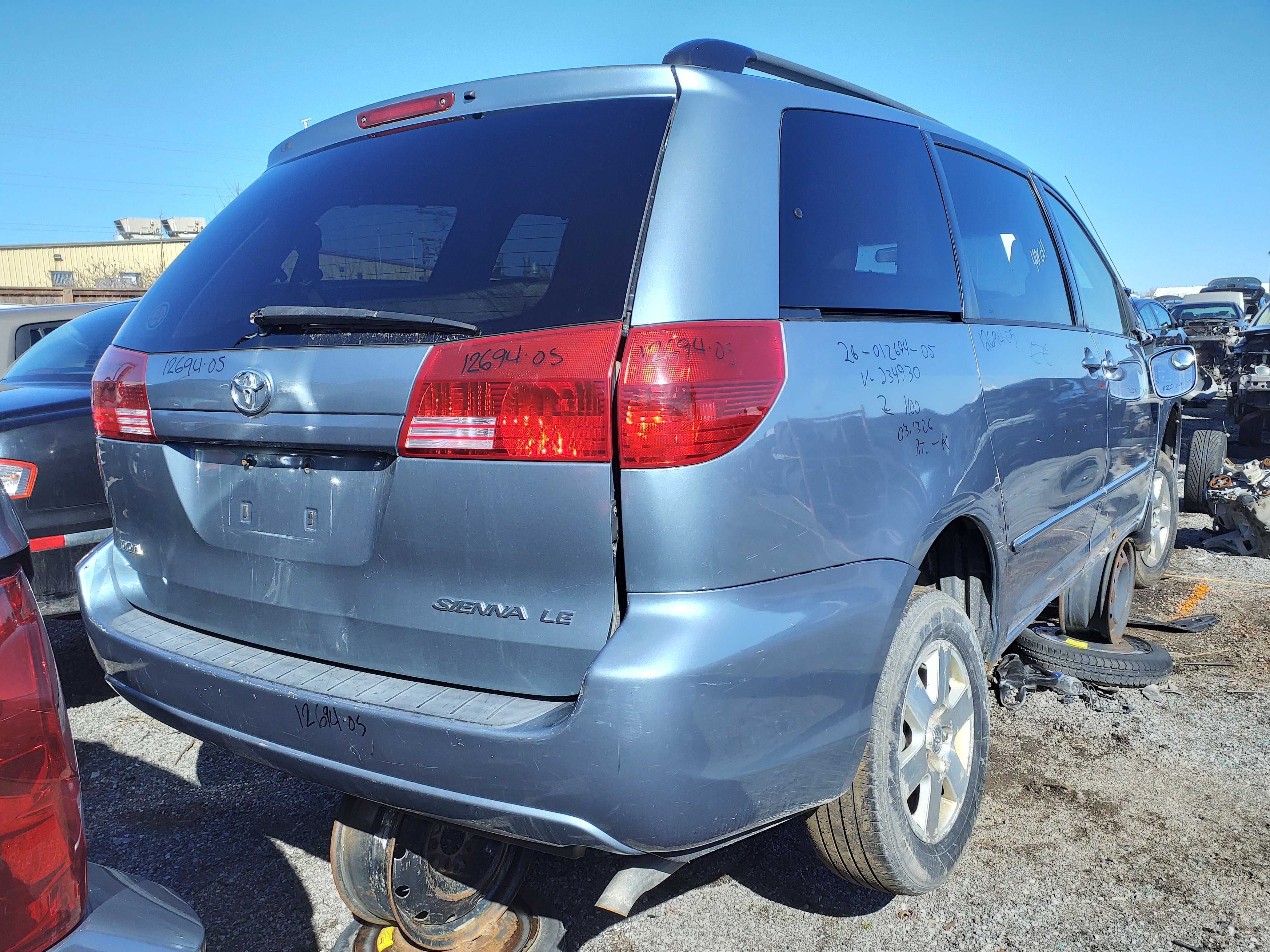 TOYOTA SIENNA 2005