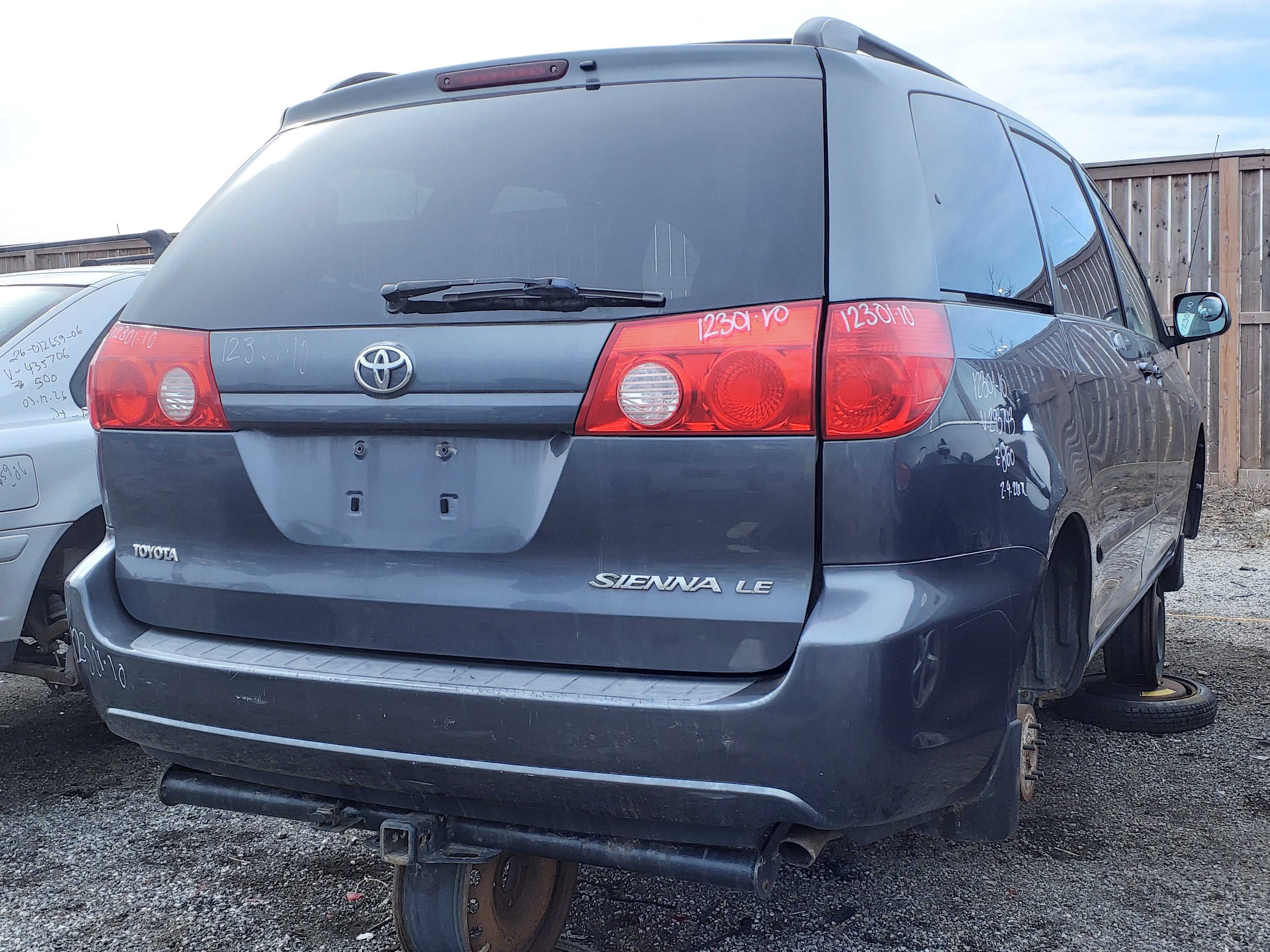 TOYOTA SIENNA 2010