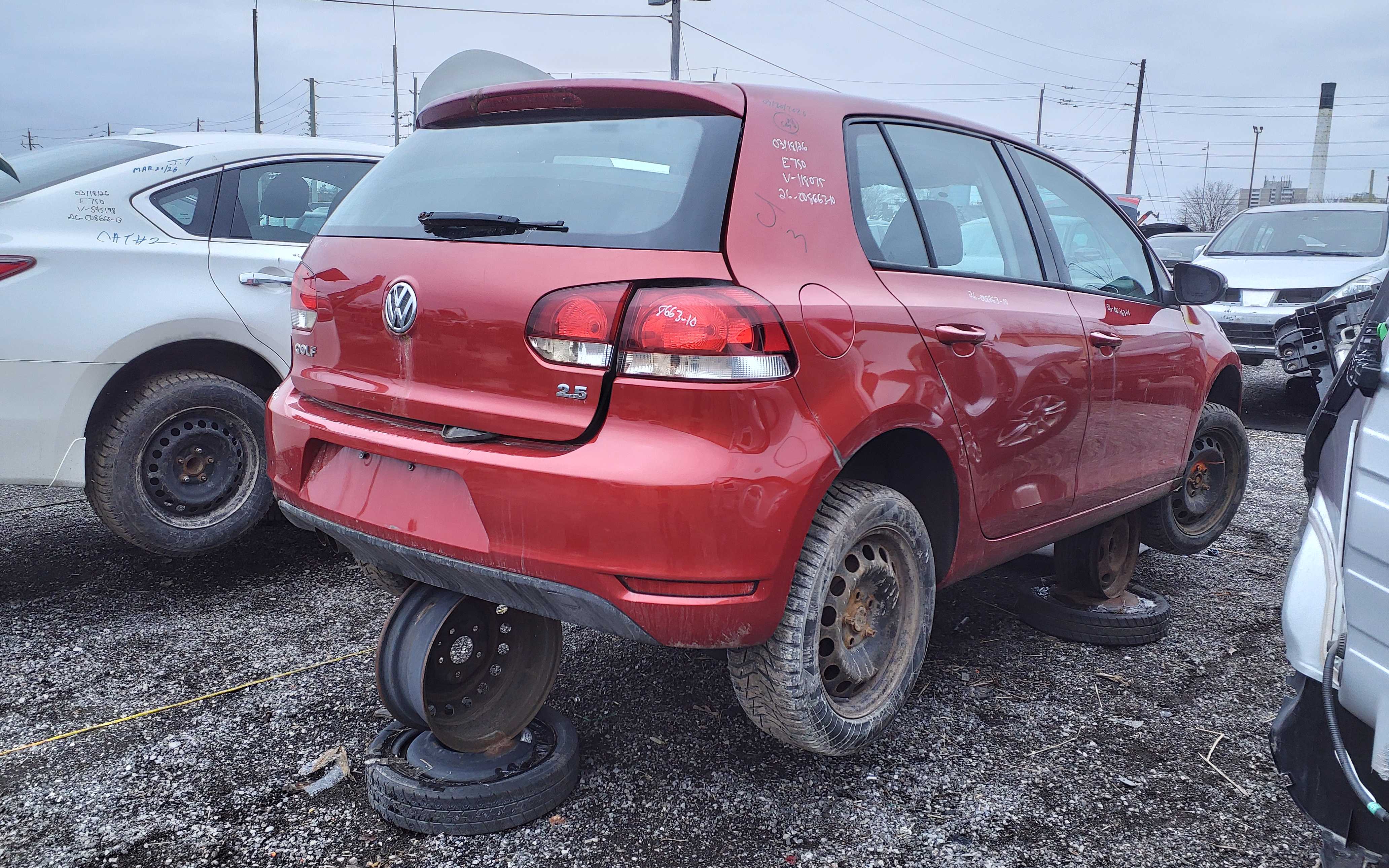 VOLKSWAGEN GOLF 2010