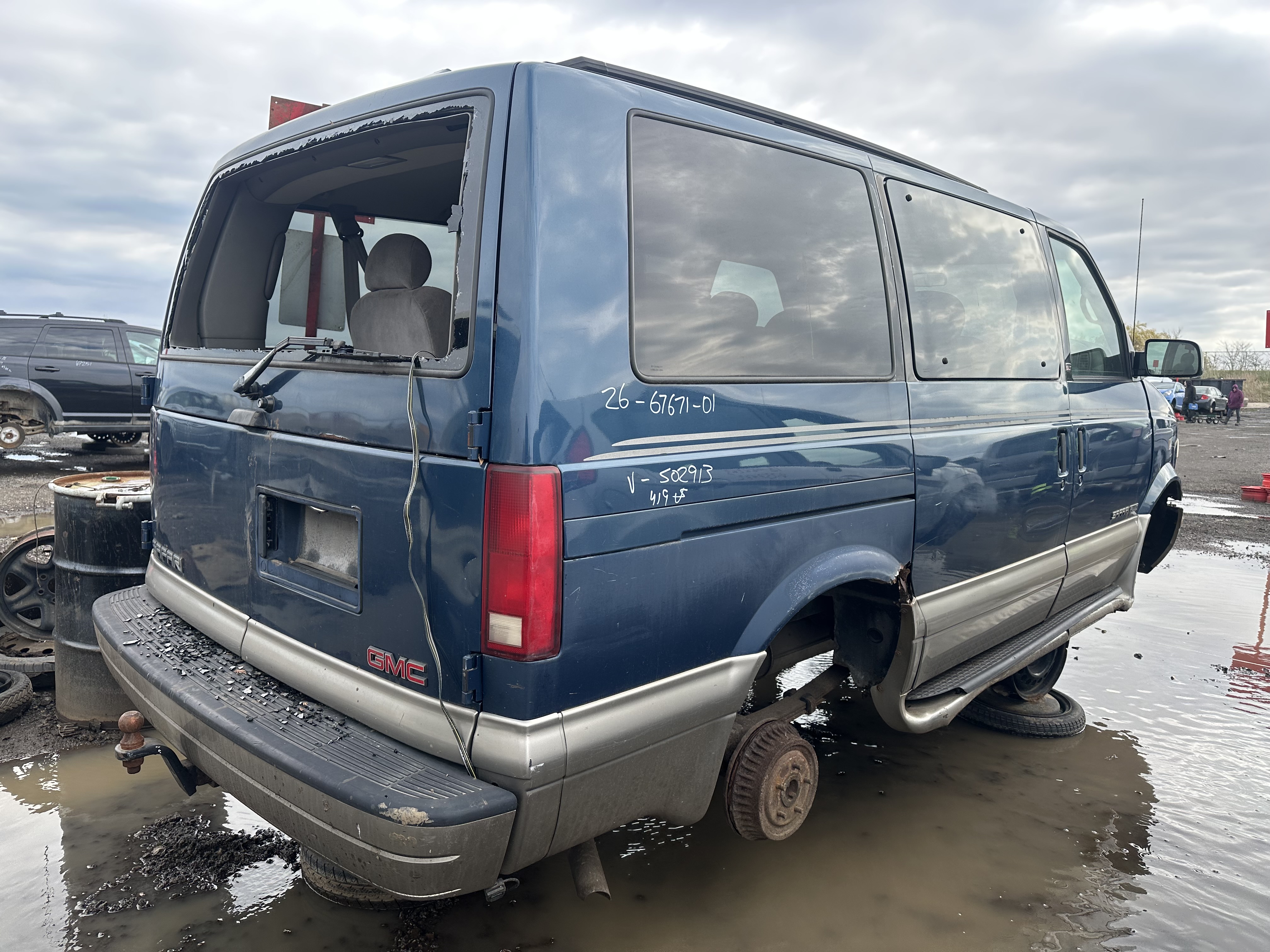 GMC SAFARI 2001