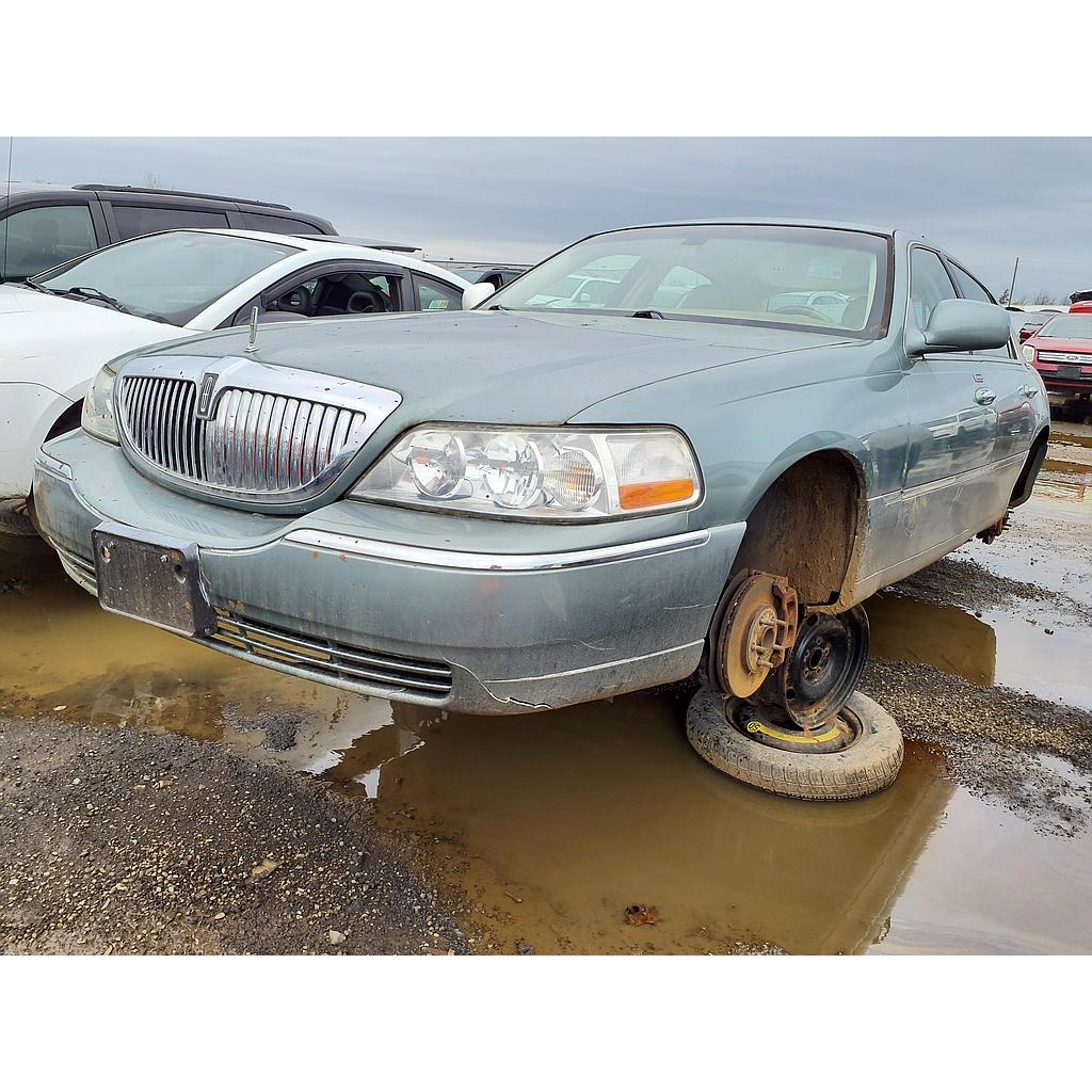 LINCOLN TOWN CAR 2006