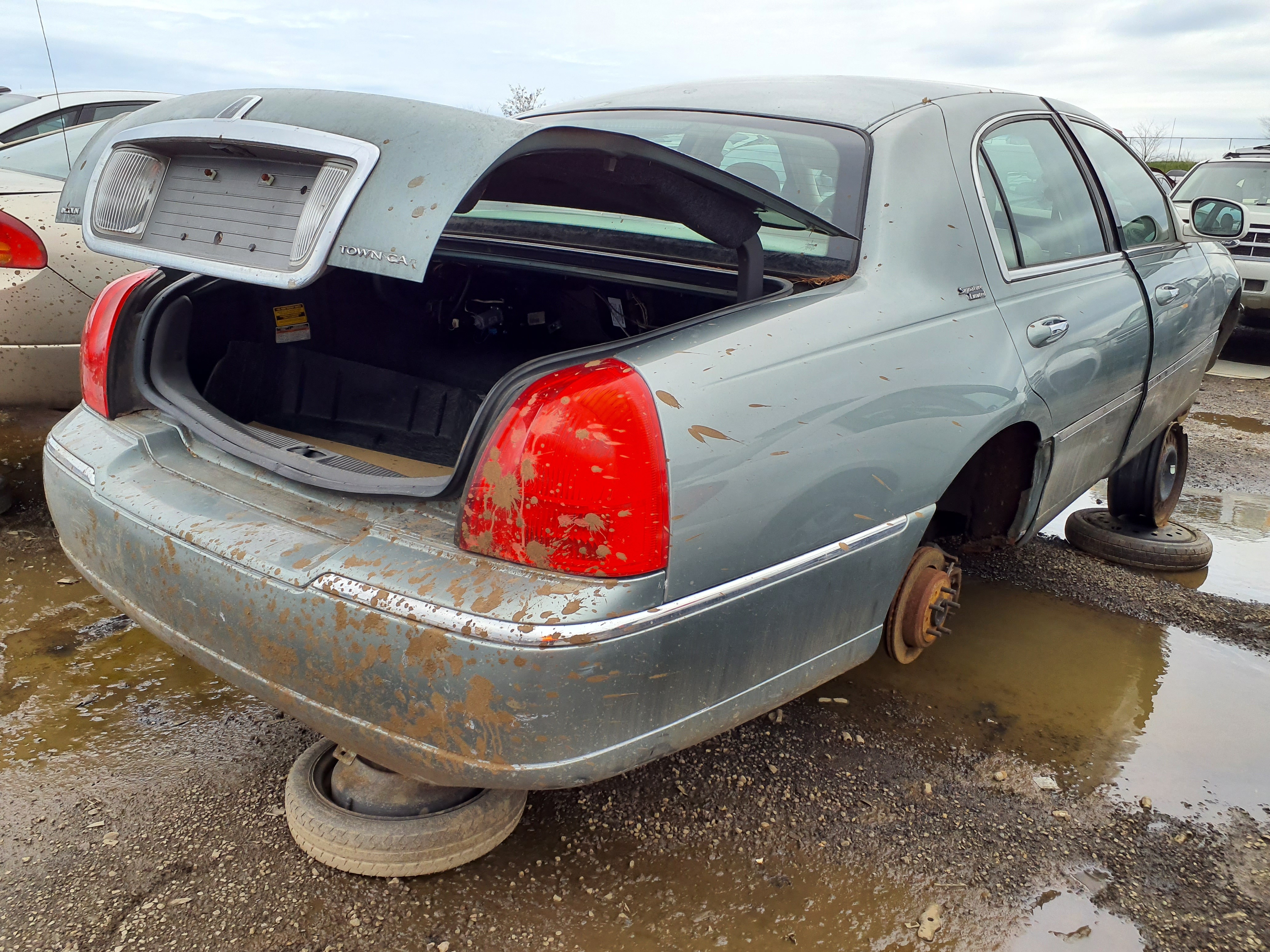 LINCOLN TOWN CAR 2006