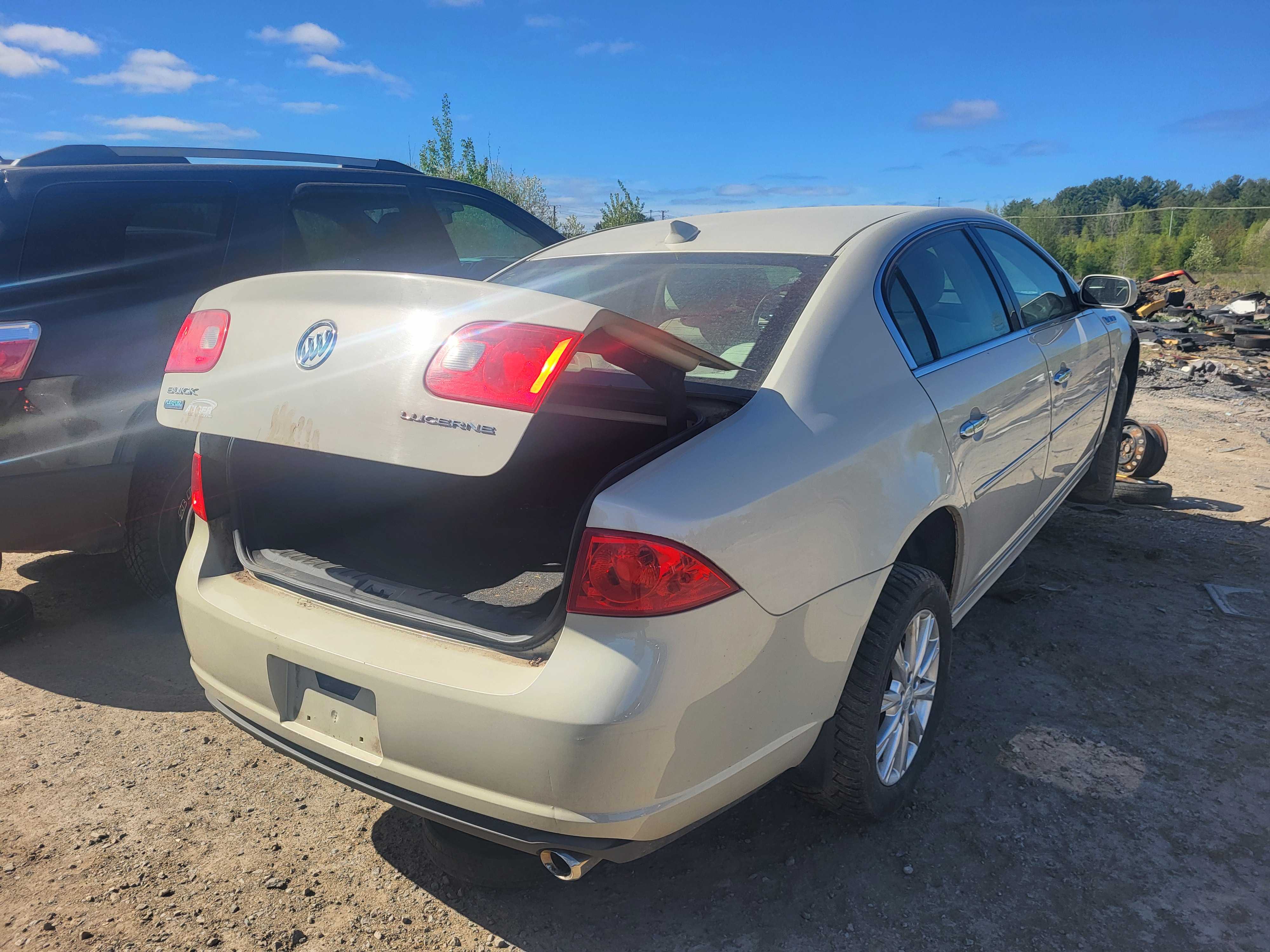 BUICK LUCERNE 2011