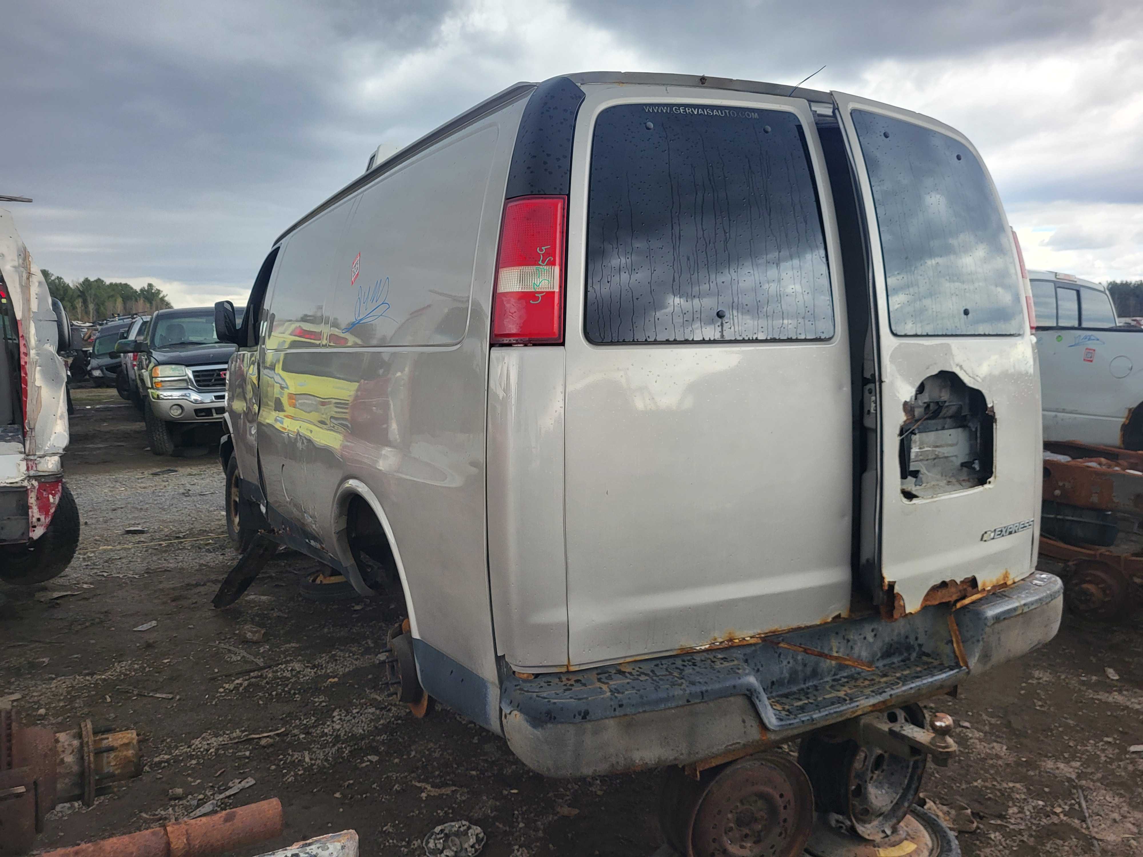 CHEVROLET EXPRESS VAN 2005