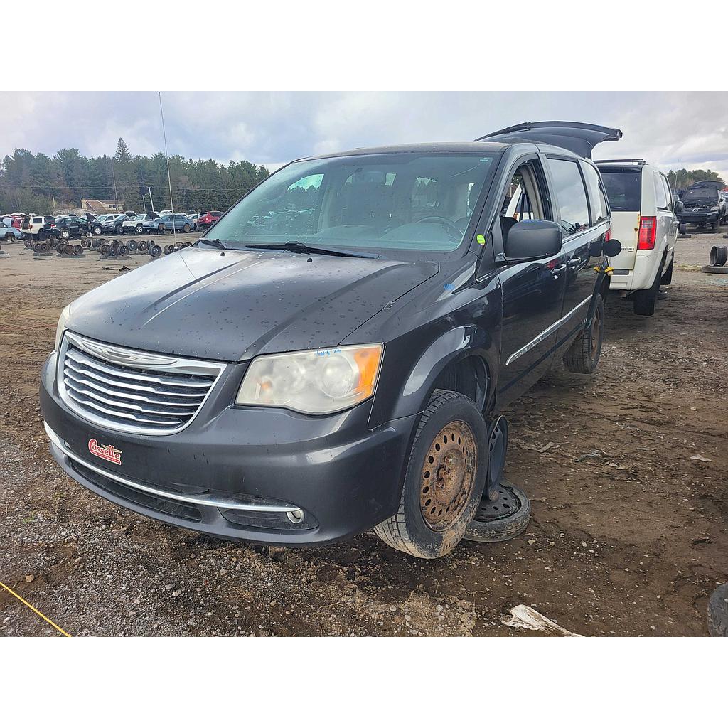 CHRYSLER TOWN & COUNTRY 2012