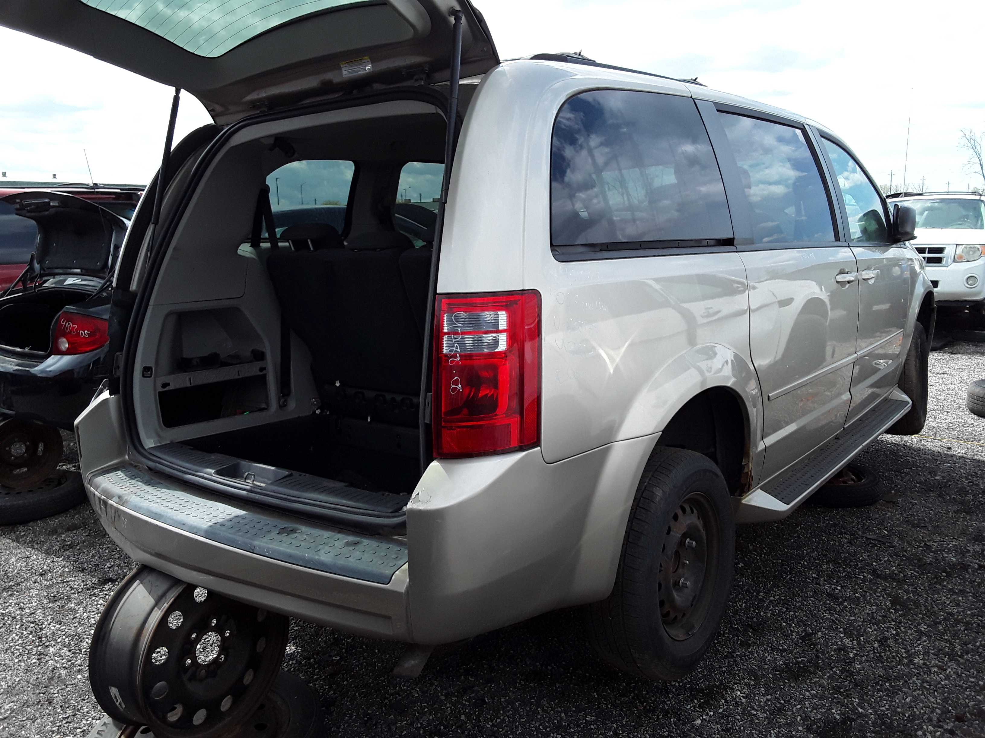 DODGE GRAND CARAVAN 2008